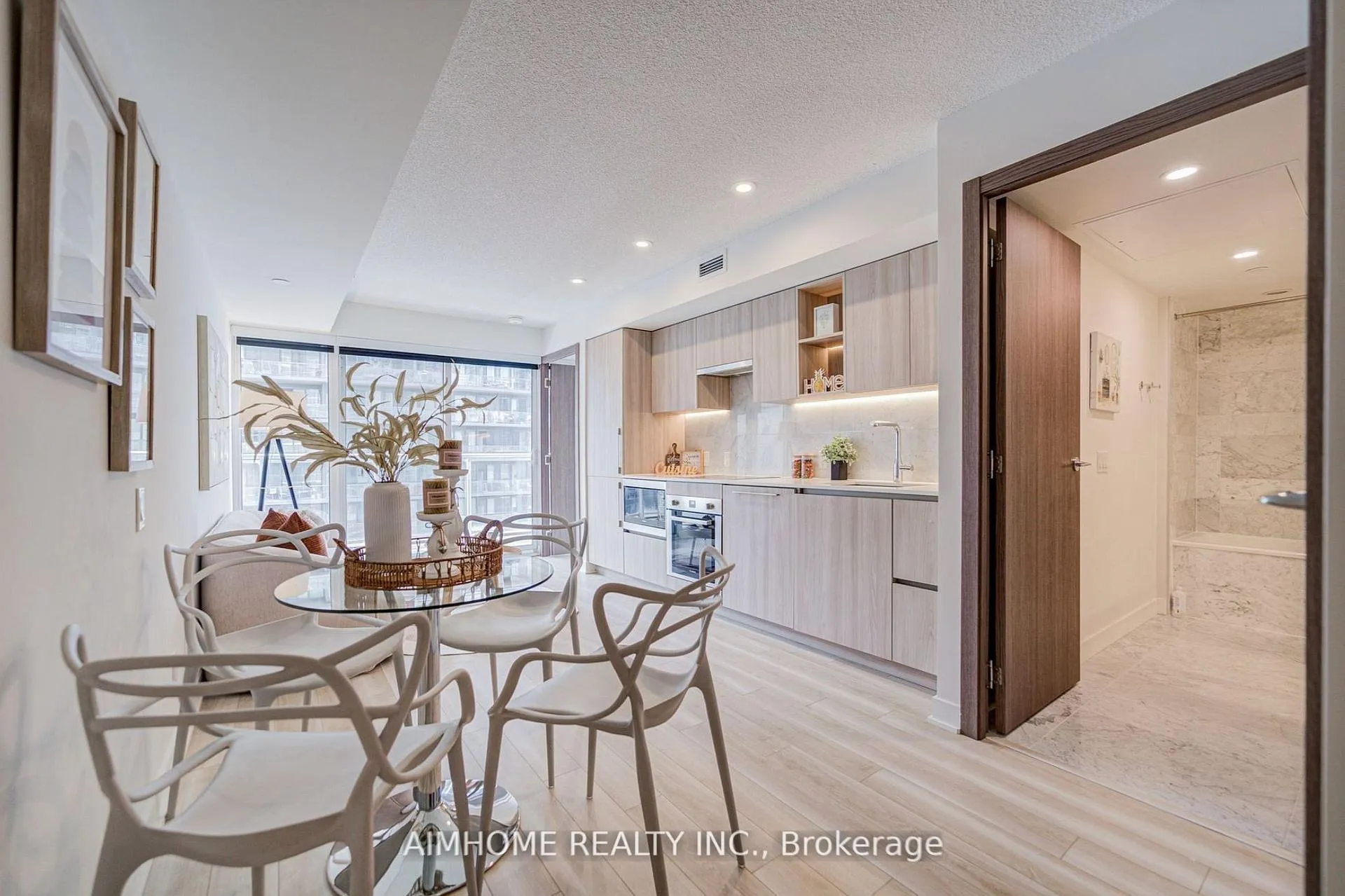 Photo 8 of Unit 1102, 19 Bathurst Street, Toronto, Waterfront Communities — HOMEH