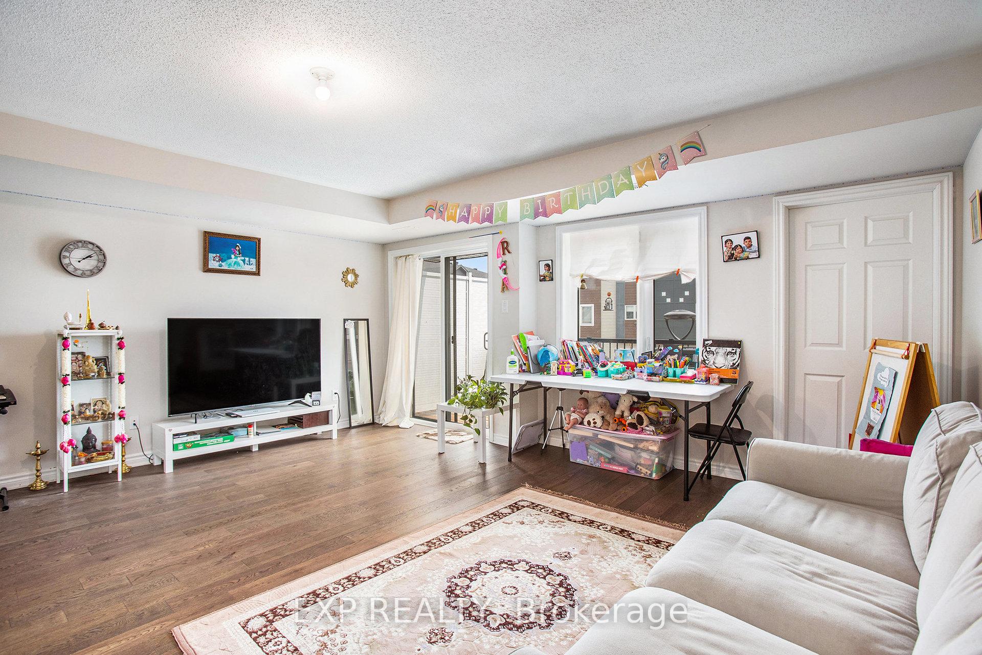 Photo 4 of Unit 236, 605 Nautilus Private, Ottawa, Kanata - Emerald Meadows/Trailwest — HOMEH