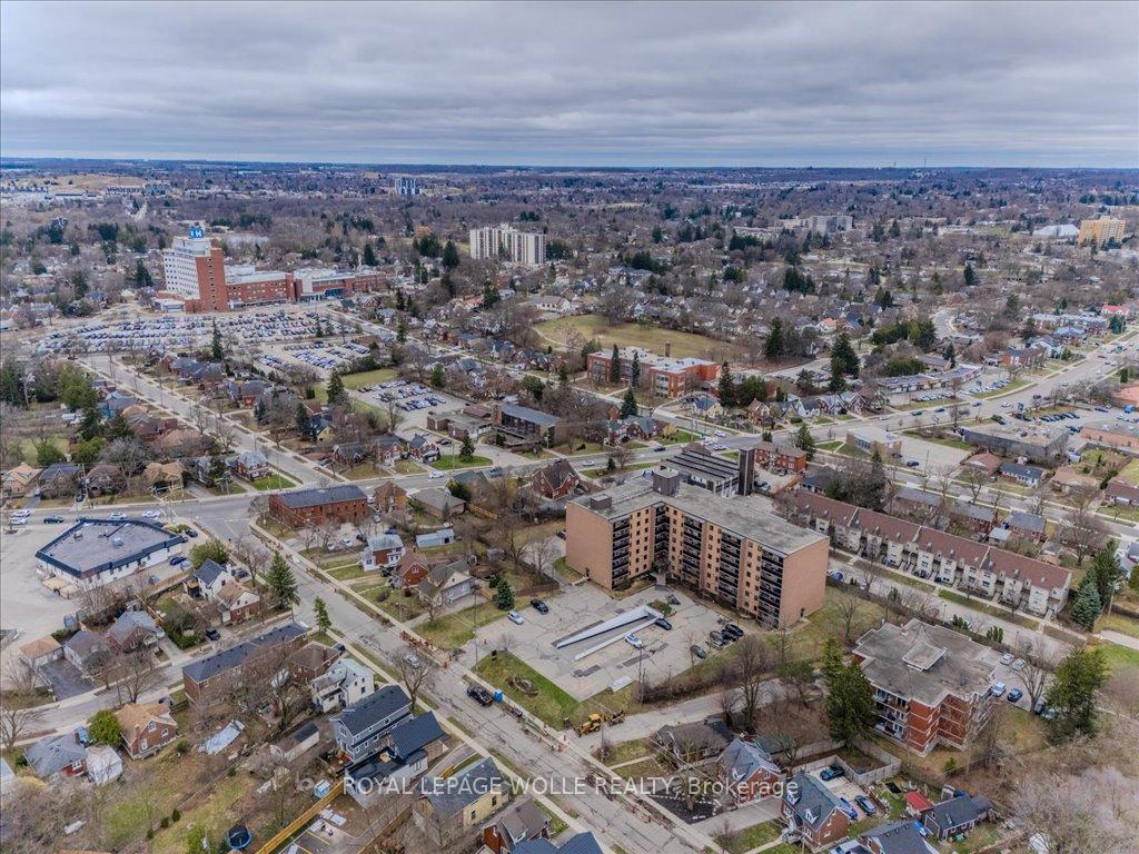 Photo 2 of Unit 204, 29 West Avenue W, Kitchener — HOMEH