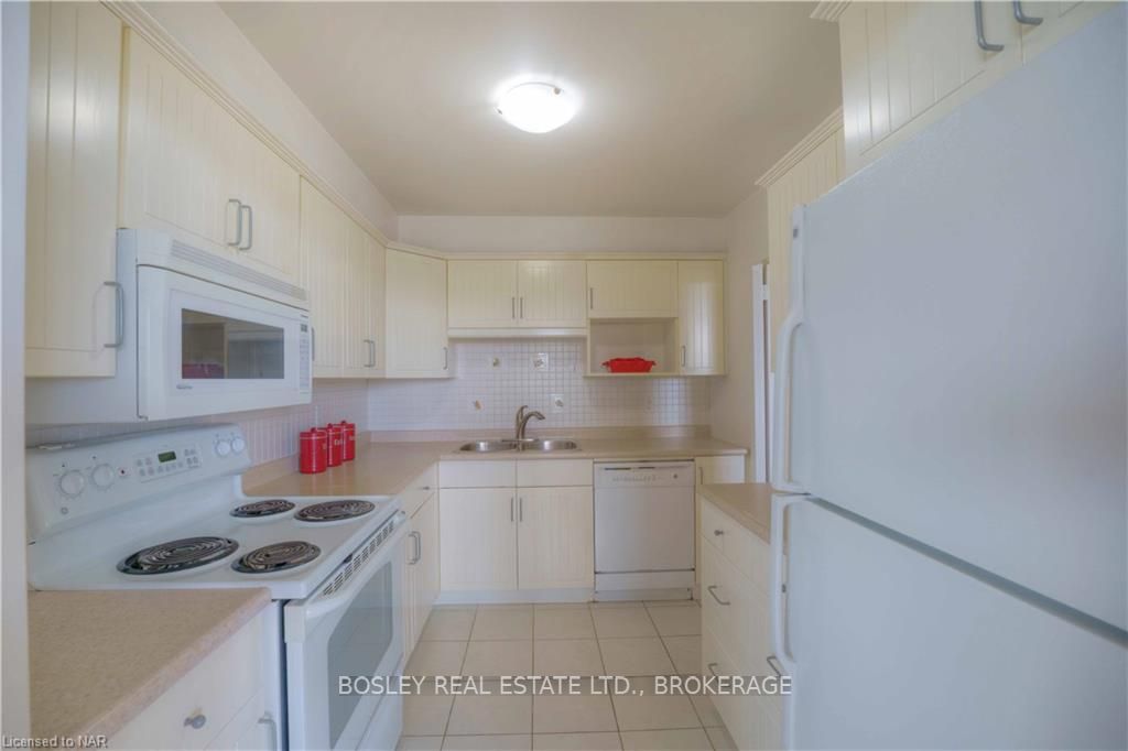 Photo 9 of Unit 804, 35 Towering Heights Boulevard, St. Catharines, Glendale/Glenridge — HOMEH