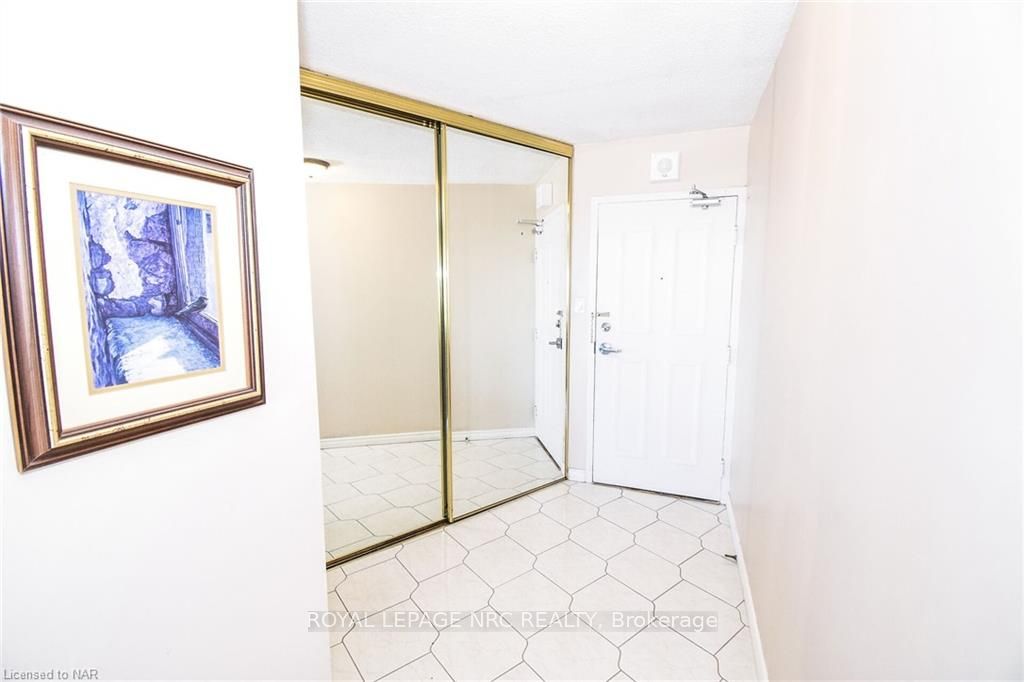 Photo 2 of Unit 1001, 7 Gale Crescent, St. Catharines, E. Chester — HOMEH
