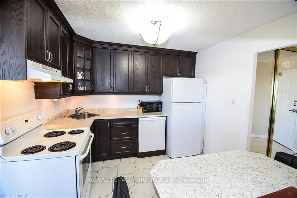 Photo 13 of Unit 1001, 7 Gale Crescent, St. Catharines, E. Chester — HOMEH
