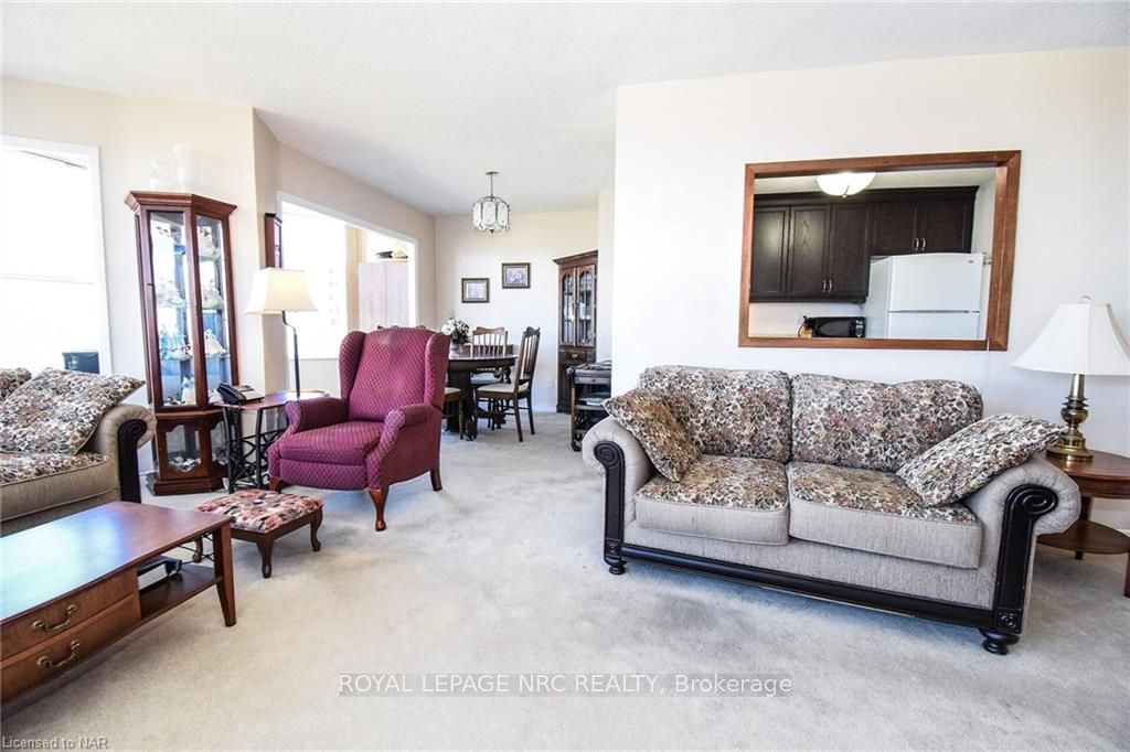 Photo 5 of Unit 1001, 7 Gale Crescent, St. Catharines, E. Chester — HOMEH