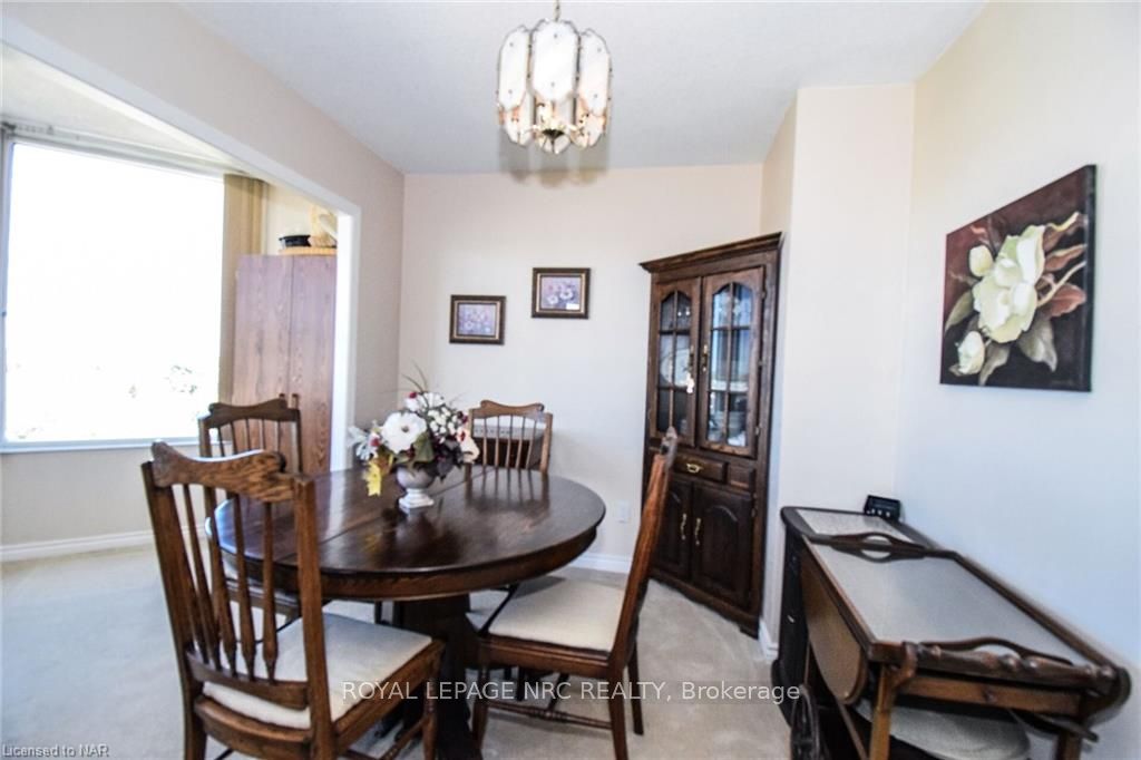 Photo 10 of Unit 1001, 7 Gale Crescent, St. Catharines, E. Chester — HOMEH