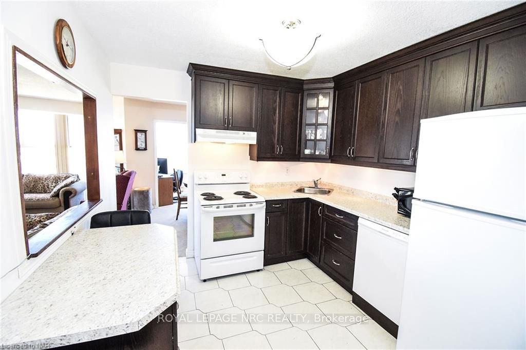 Photo 16 of Unit 1001, 7 Gale Crescent, St. Catharines, E. Chester — HOMEH