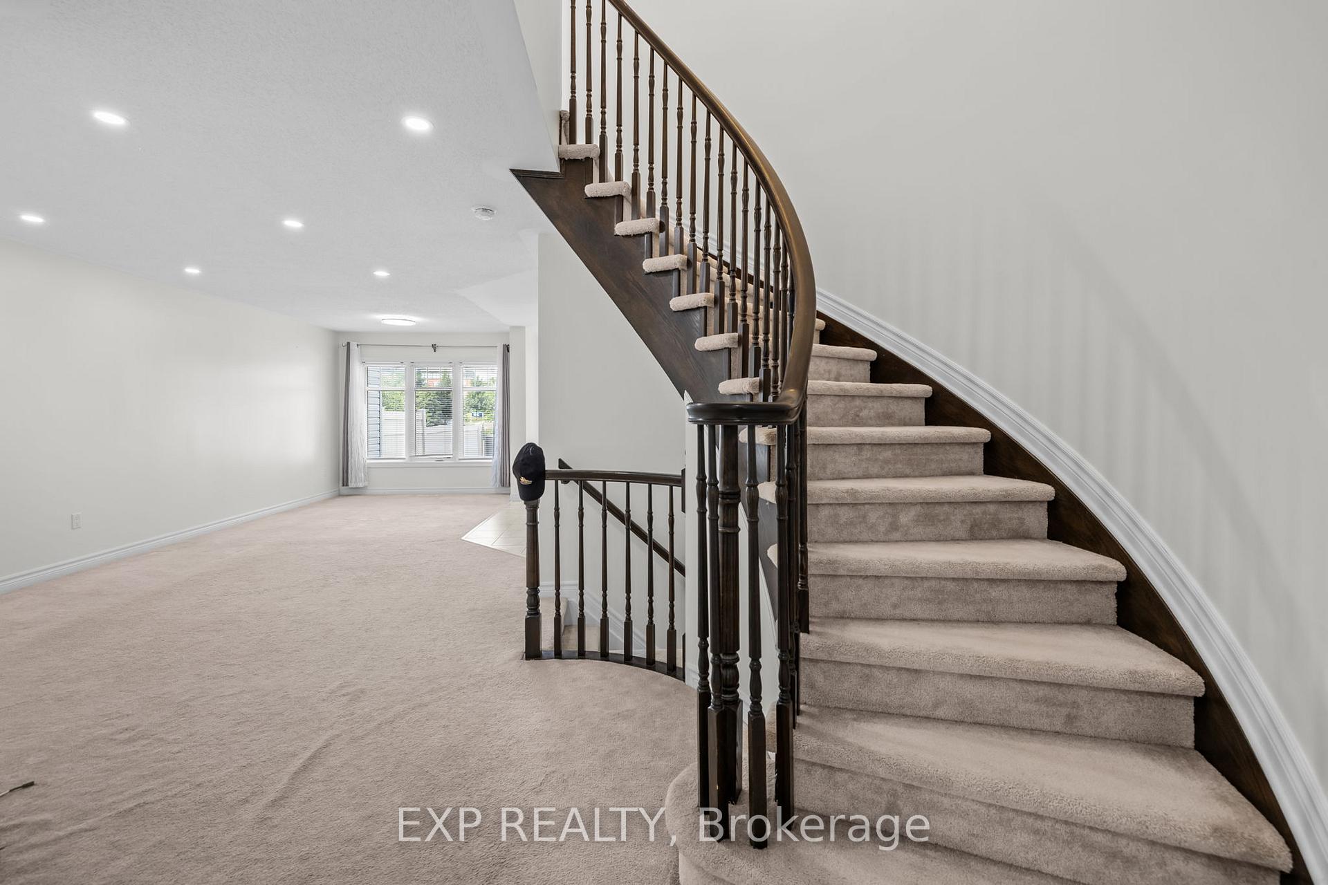Photo 5 of 213 Mancini Way, Ottawa, Barrhaven - Strandherd — HOMEH