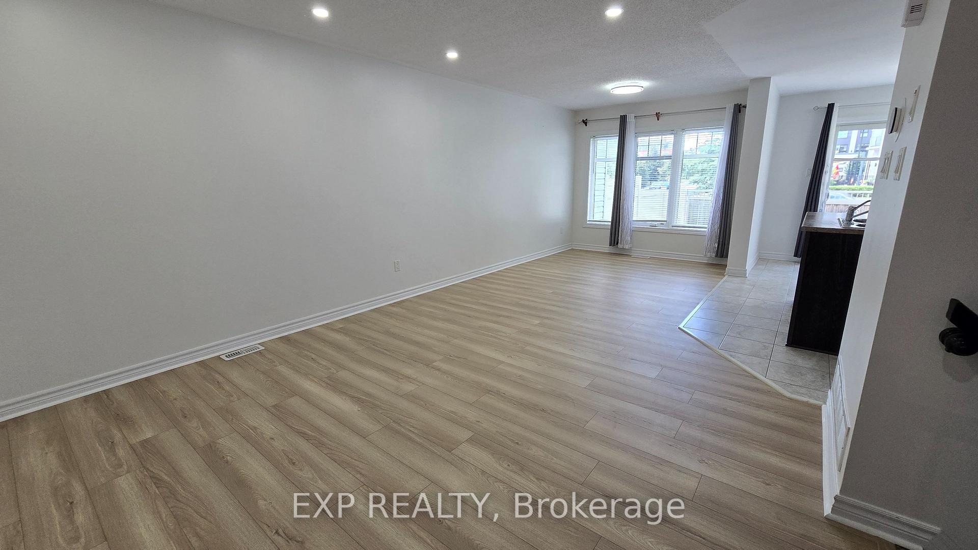Photo 4 of 213 Mancini Way, Ottawa, Barrhaven - Strandherd — HOMEH