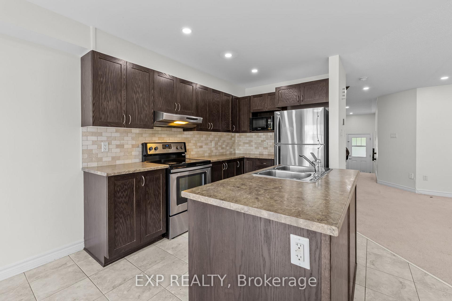 Photo 9 of 213 Mancini Way, Ottawa, Barrhaven - Strandherd — HOMEH