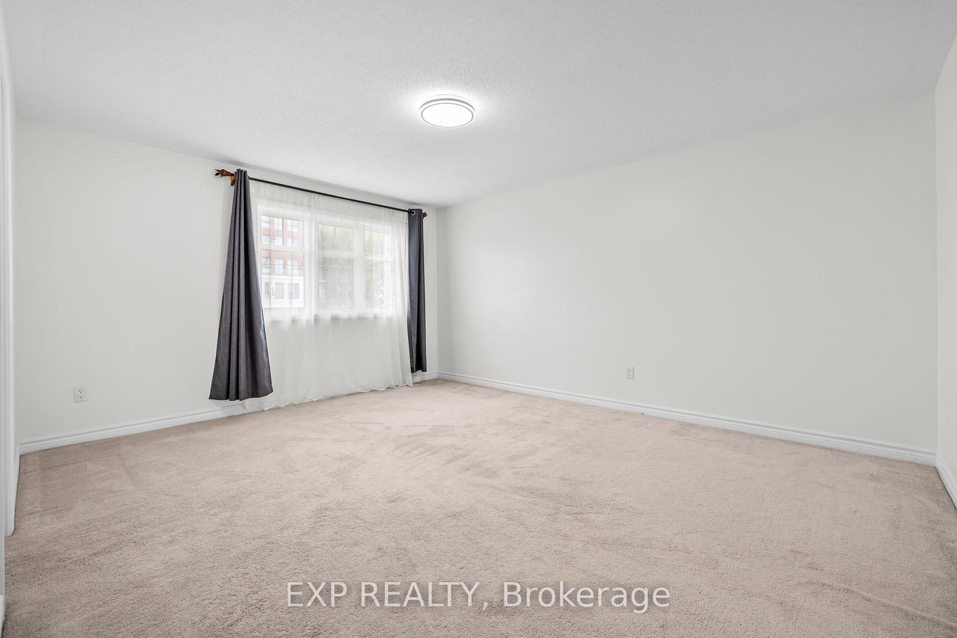 Photo 12 of 213 Mancini Way, Ottawa, Barrhaven - Strandherd — HOMEH