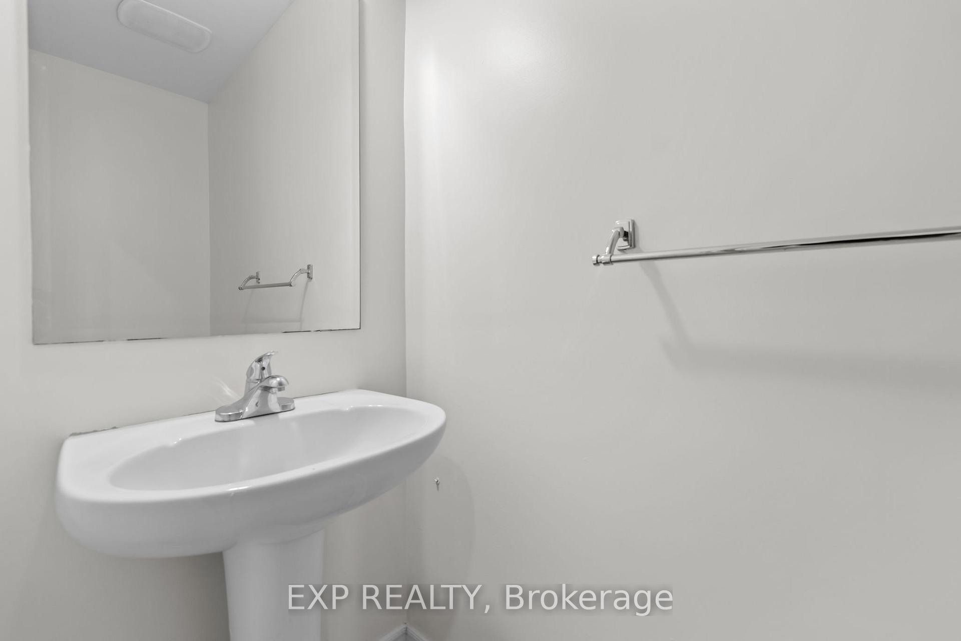 Photo 15 of 213 Mancini Way, Ottawa, Barrhaven - Strandherd — HOMEH