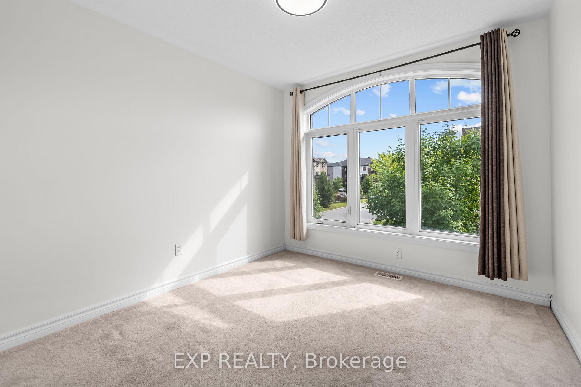 Photo 20 of 213 Mancini Way, Ottawa, Barrhaven - Strandherd — HOMEH