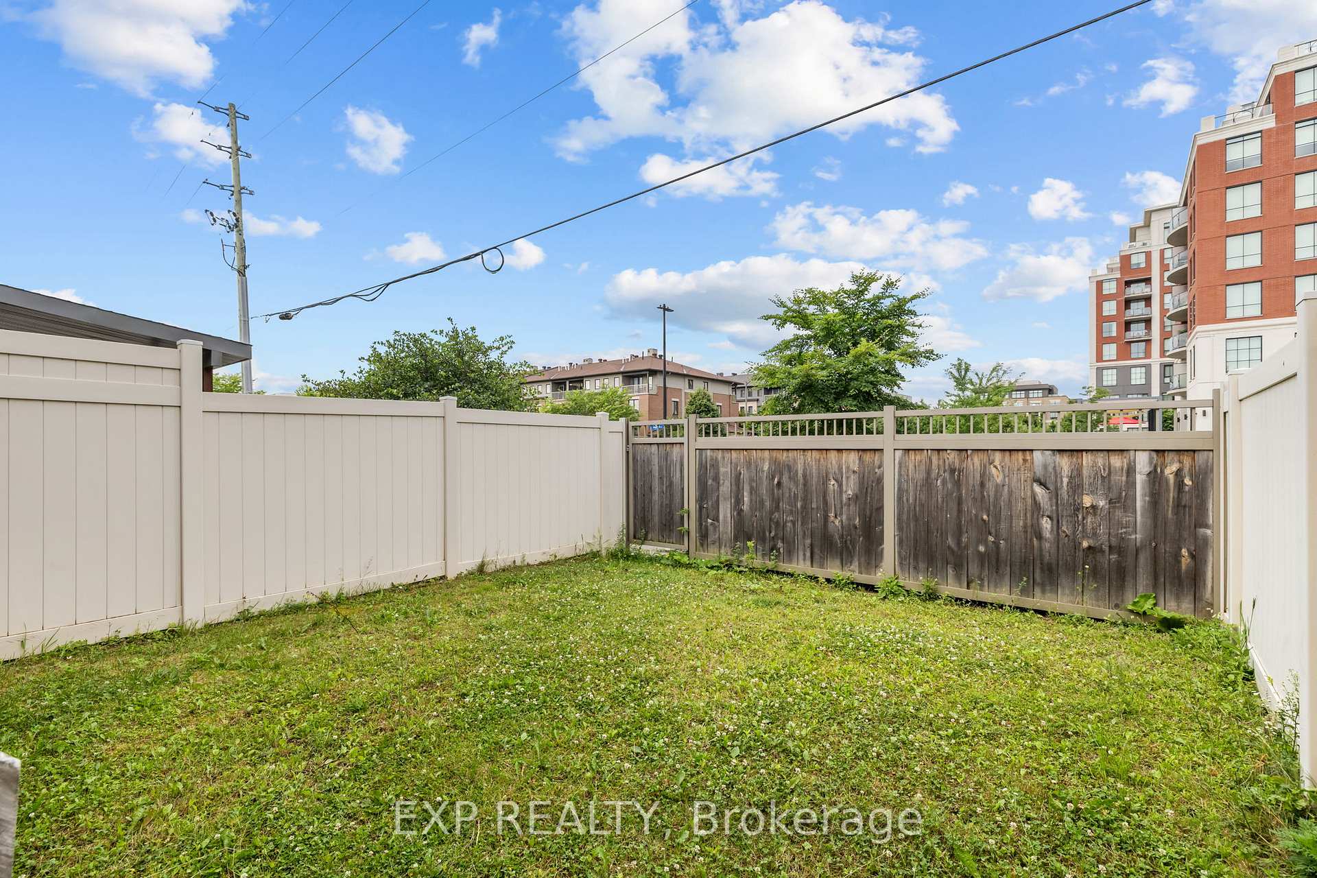 Photo 25 of 213 Mancini Way, Ottawa, Barrhaven - Strandherd — HOMEH