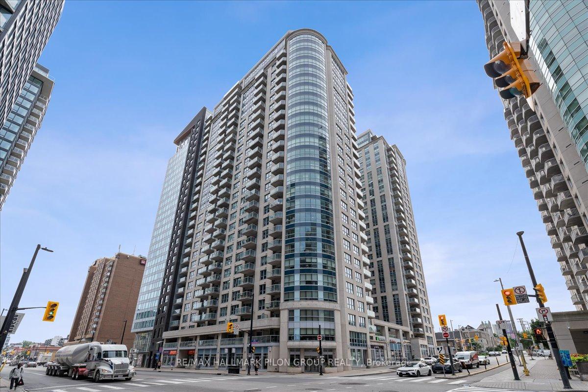 Front of Unit 405, 242 Rideau Street