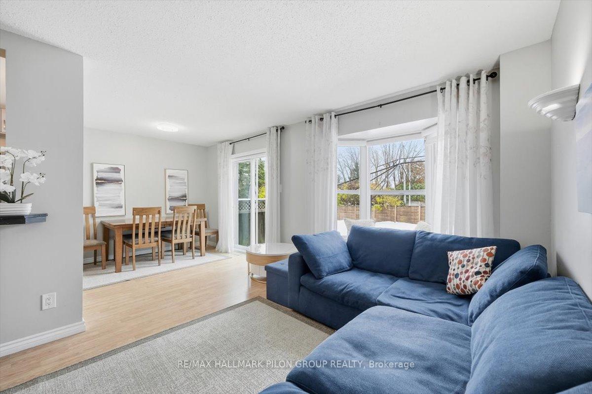 Photo 8 of 420 Valade Crescent, Ottawa, Fallingbrook/Pineridge — HOMEH