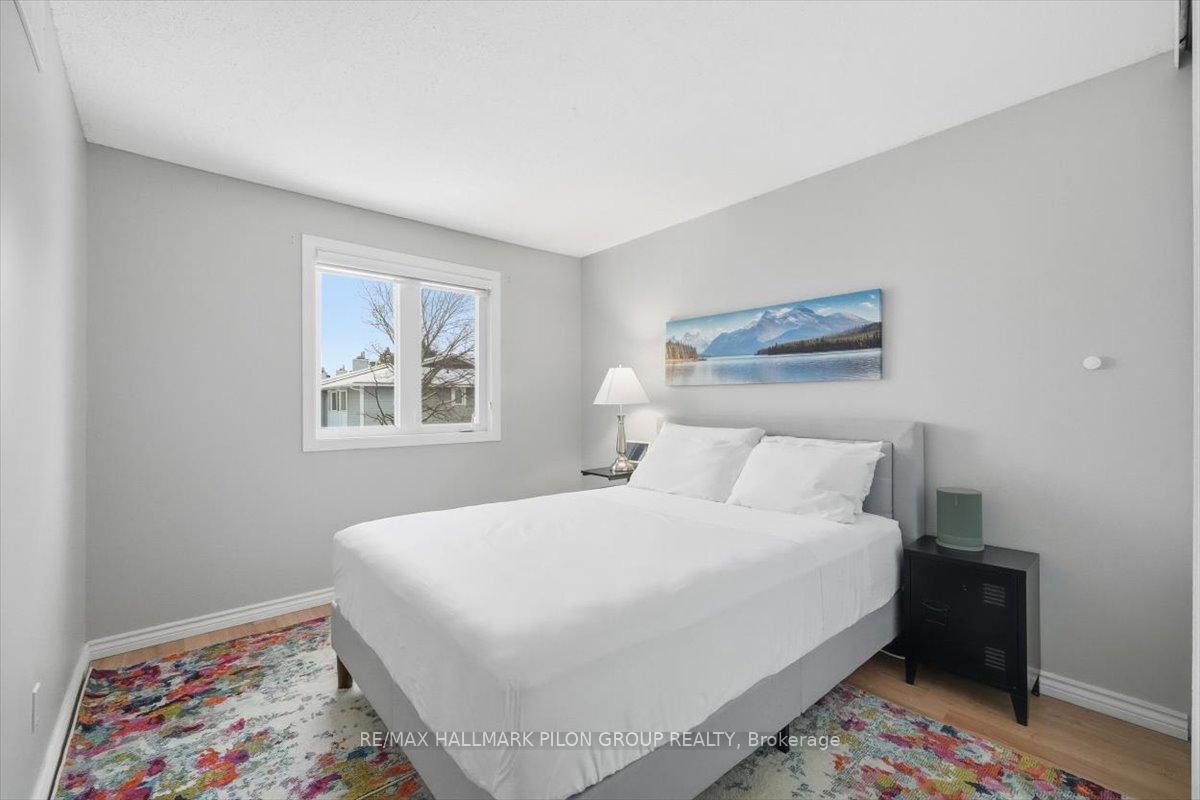 Photo 16 of 420 Valade Crescent, Ottawa, Fallingbrook/Pineridge — HOMEH