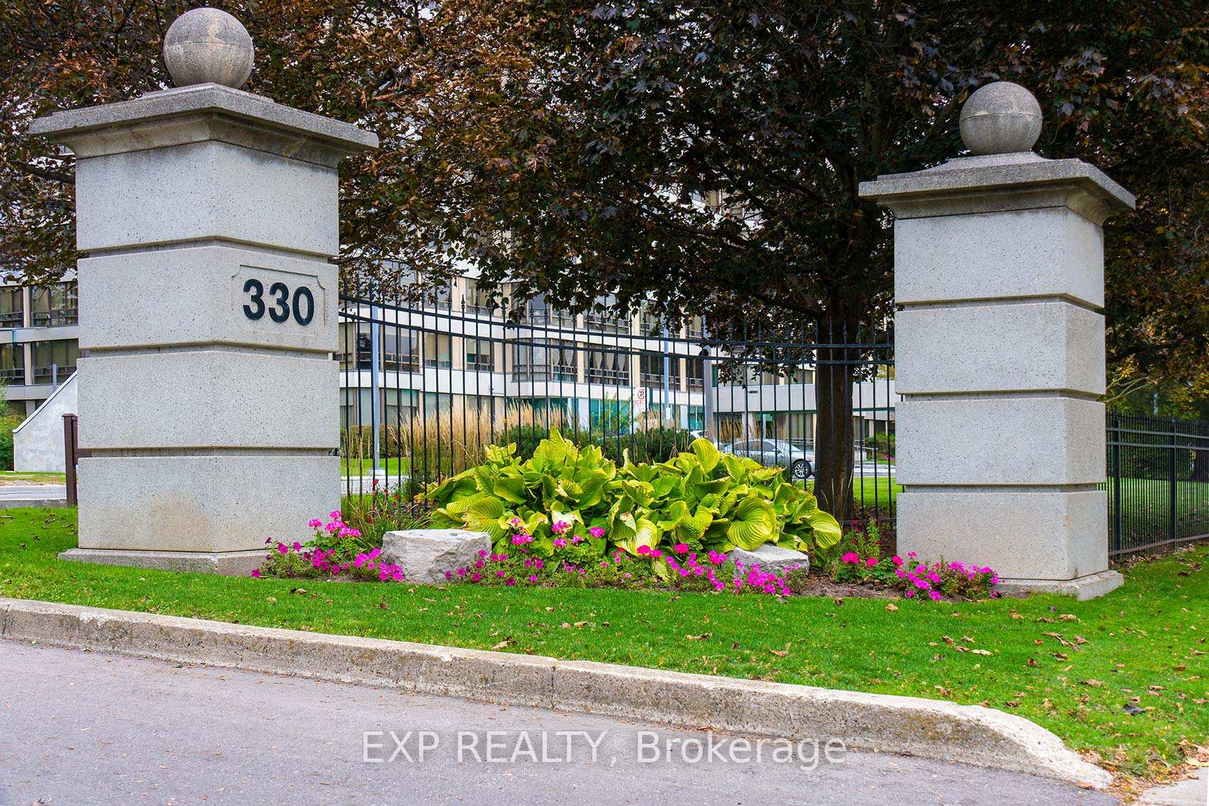 Front of Unit 703, 330 Mill Street S