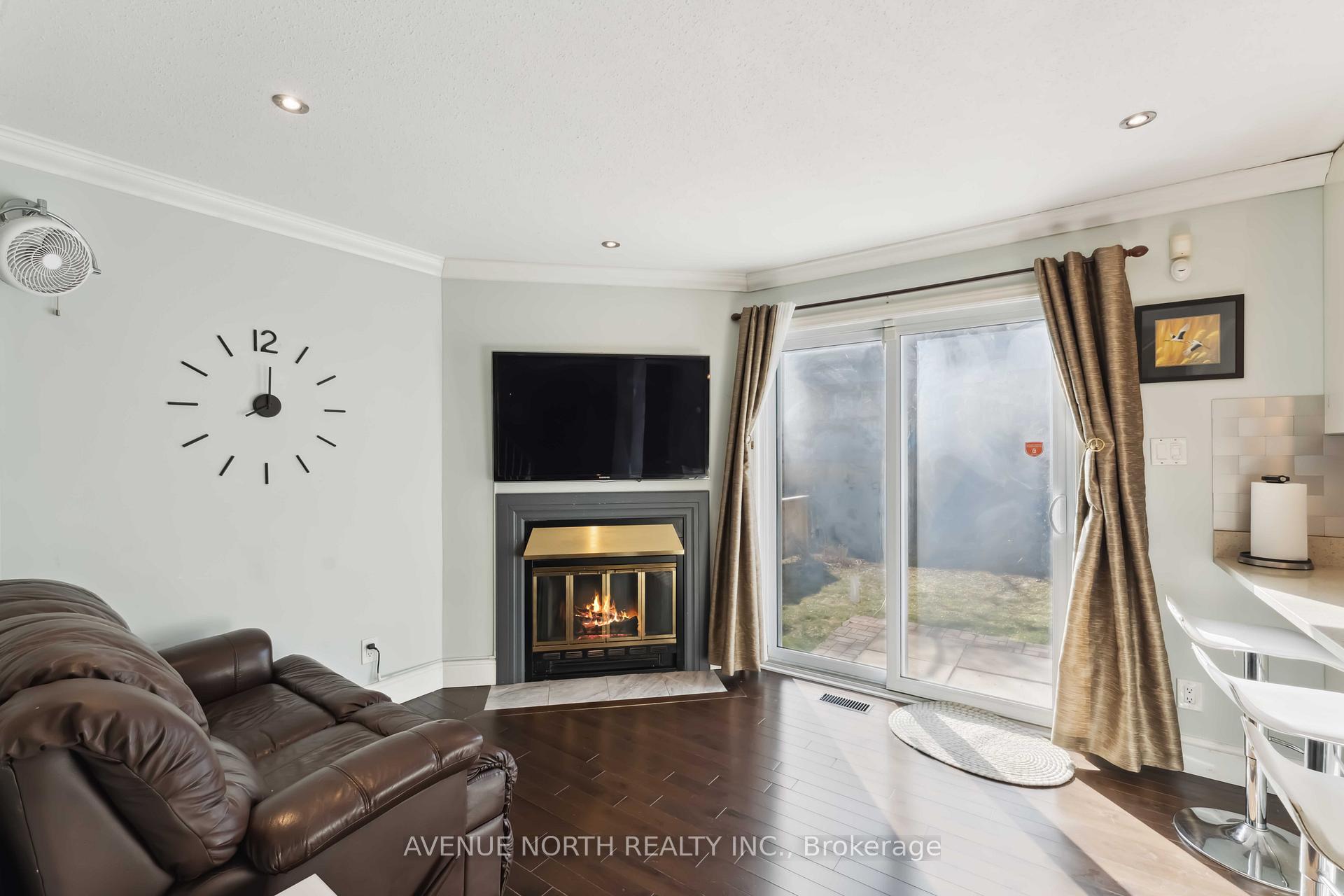 Photo 13 of 57 Buckingham Private, Ottawa, Hunt Club Woods — HOMEH