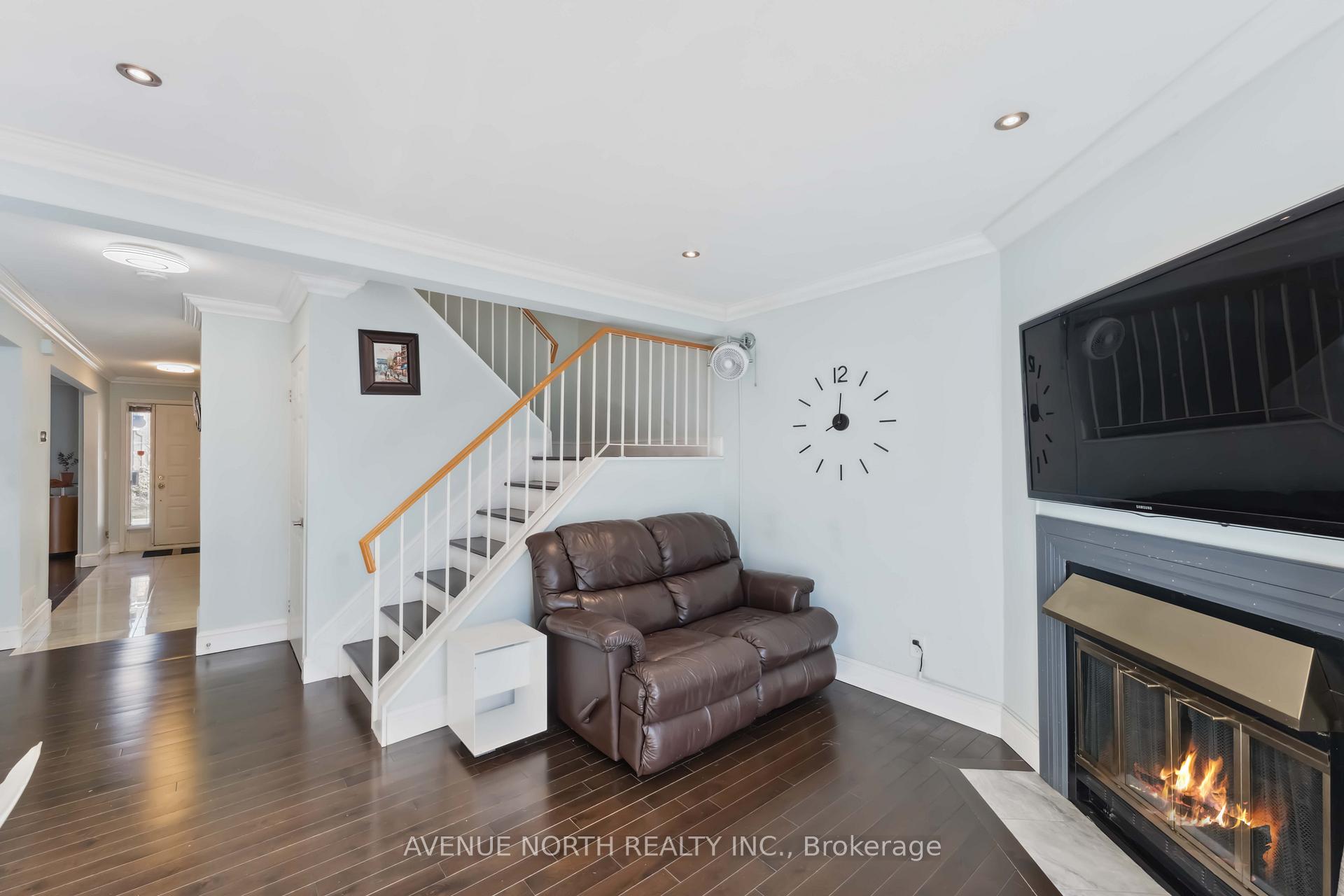 Photo 14 of 57 Buckingham Private, Ottawa, Hunt Club Woods — HOMEH