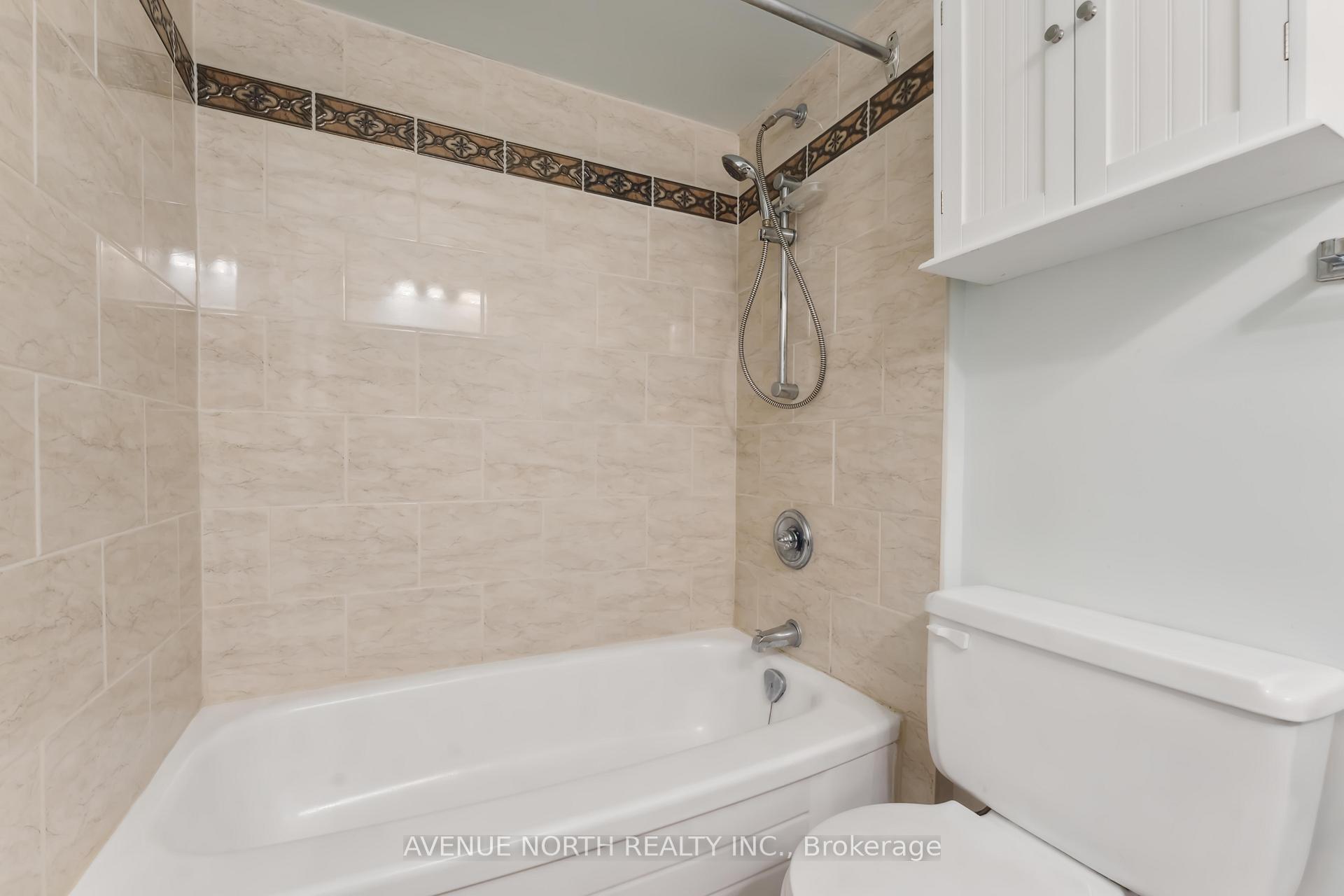 Photo 24 of 57 Buckingham Private, Ottawa, Hunt Club Woods — HOMEH