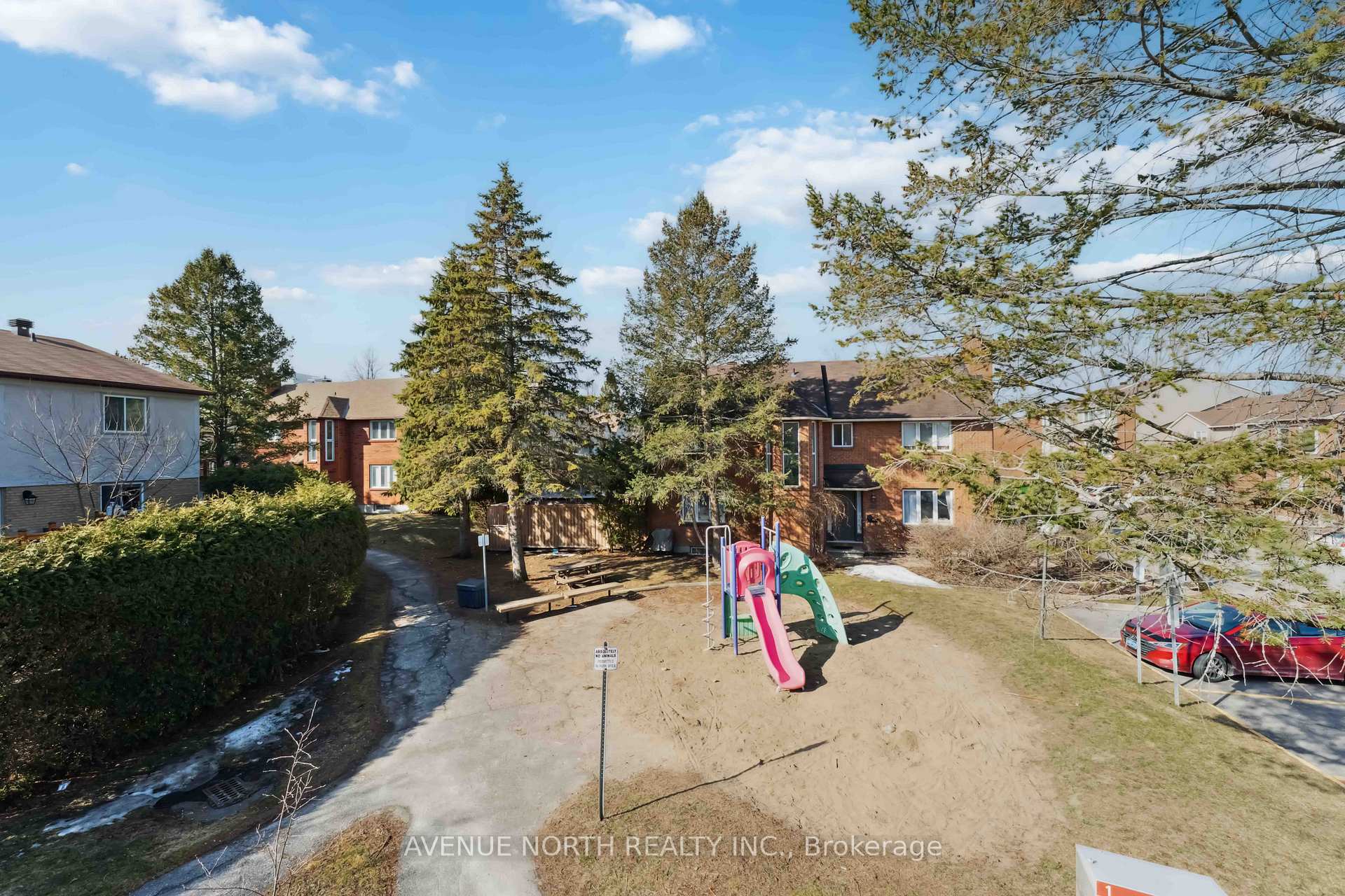 Photo 27 of 57 Buckingham Private, Ottawa, Hunt Club Woods — HOMEH