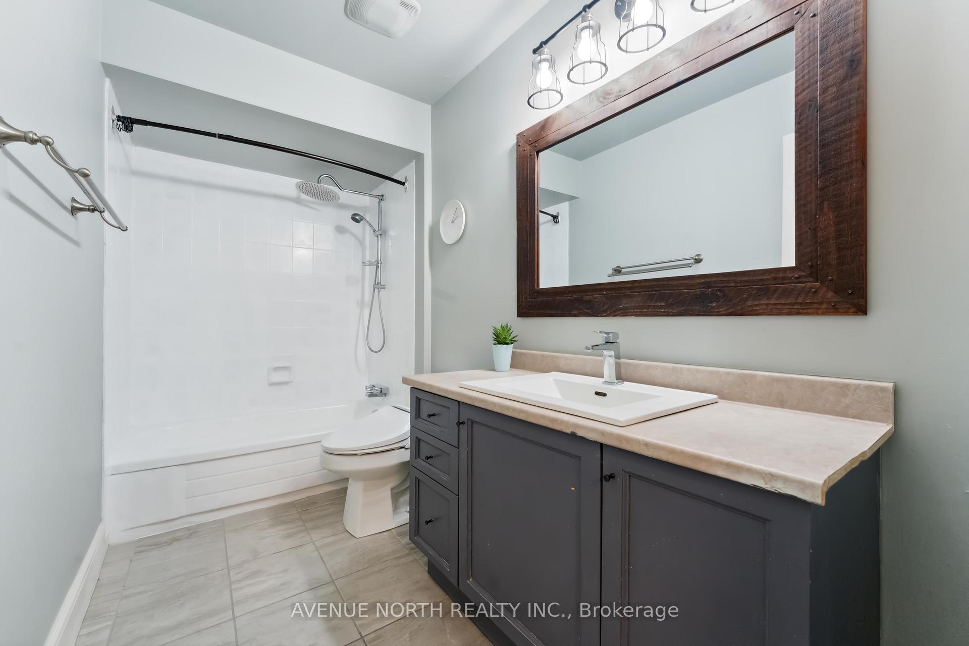 Photo 34 of 57 Buckingham Private, Ottawa, Hunt Club Woods — HOMEH