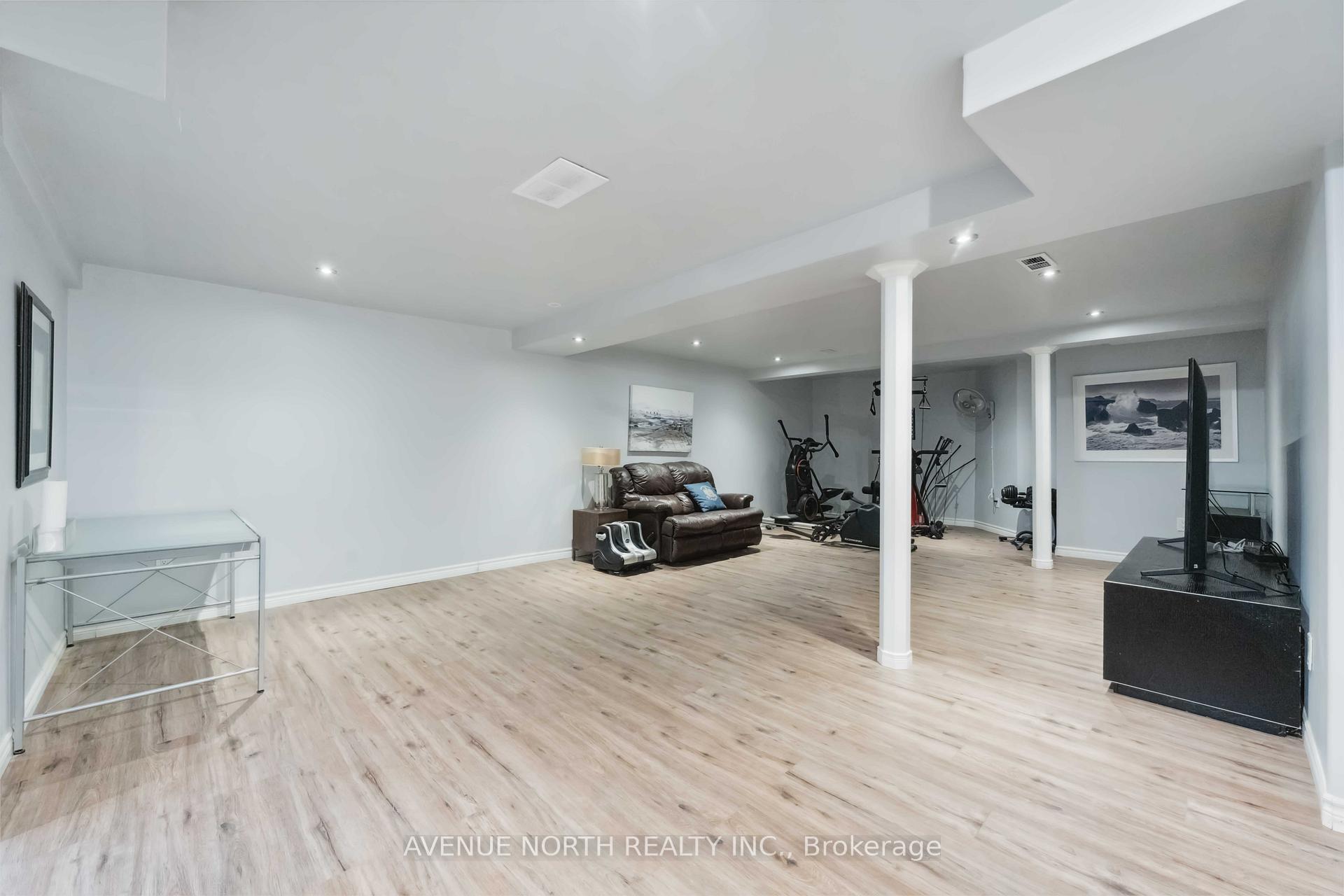 Photo 36 of 57 Buckingham Private, Ottawa, Hunt Club Woods — HOMEH