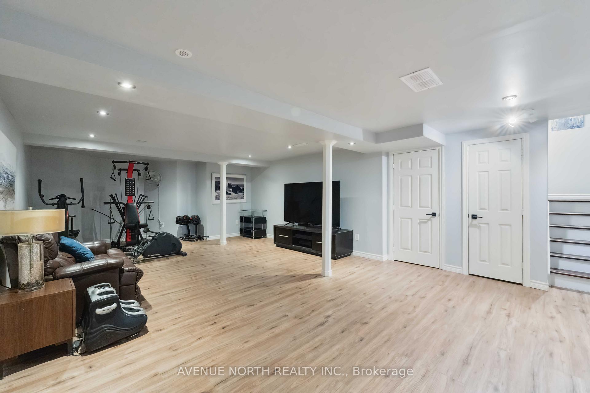Photo 37 of 57 Buckingham Private, Ottawa, Hunt Club Woods — HOMEH
