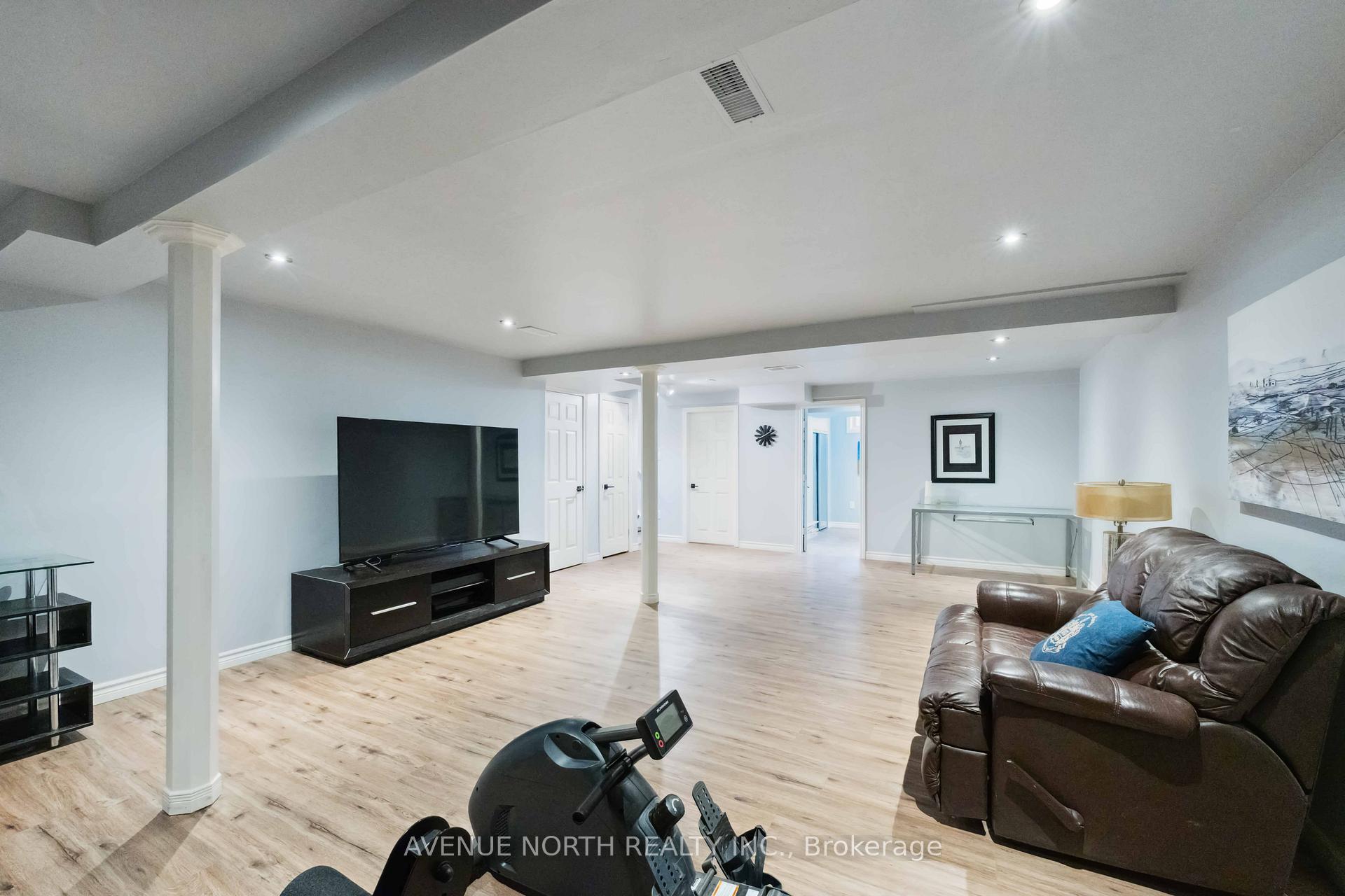 Photo 38 of 57 Buckingham Private, Ottawa, Hunt Club Woods — HOMEH