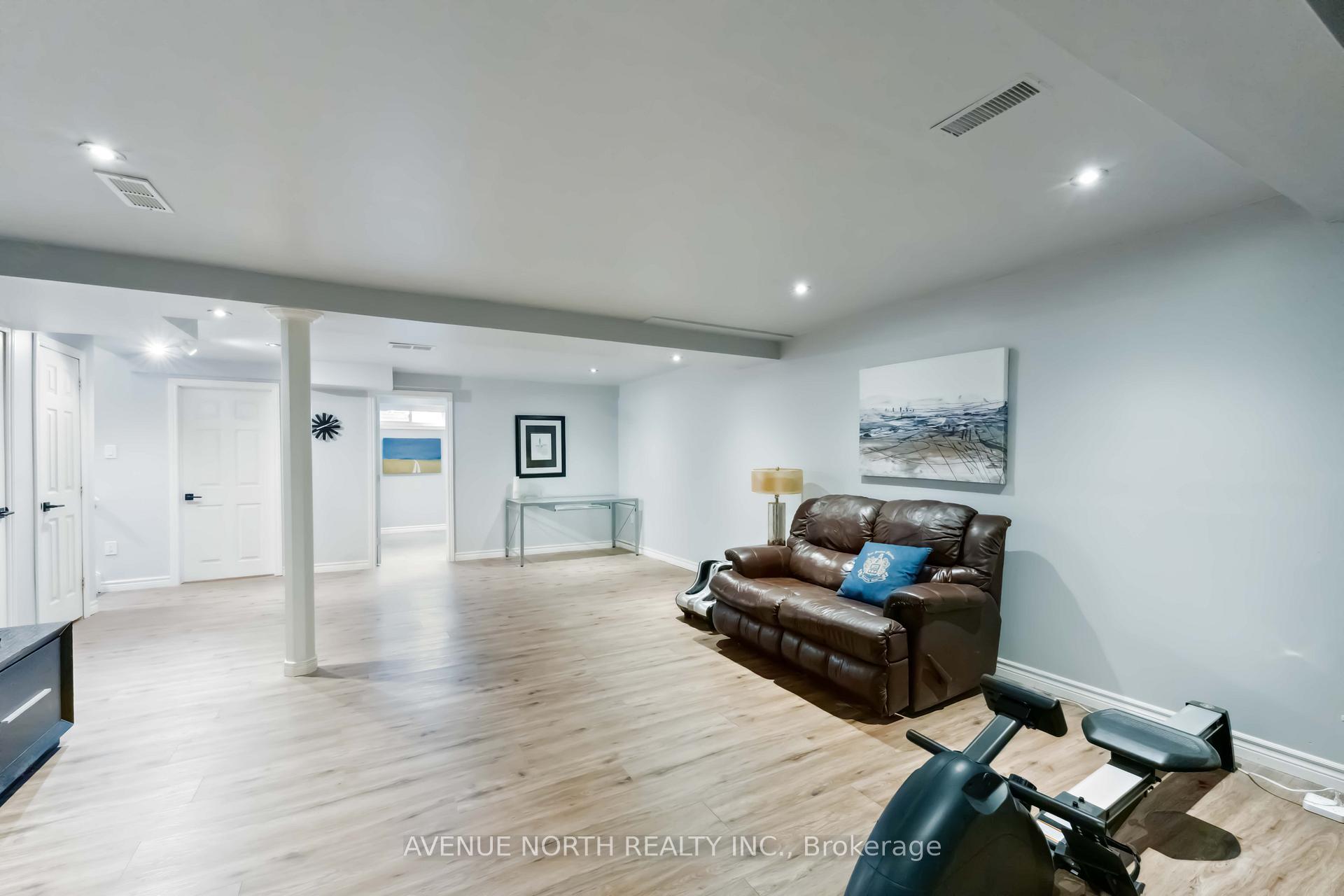 Photo 39 of 57 Buckingham Private, Ottawa, Hunt Club Woods — HOMEH
