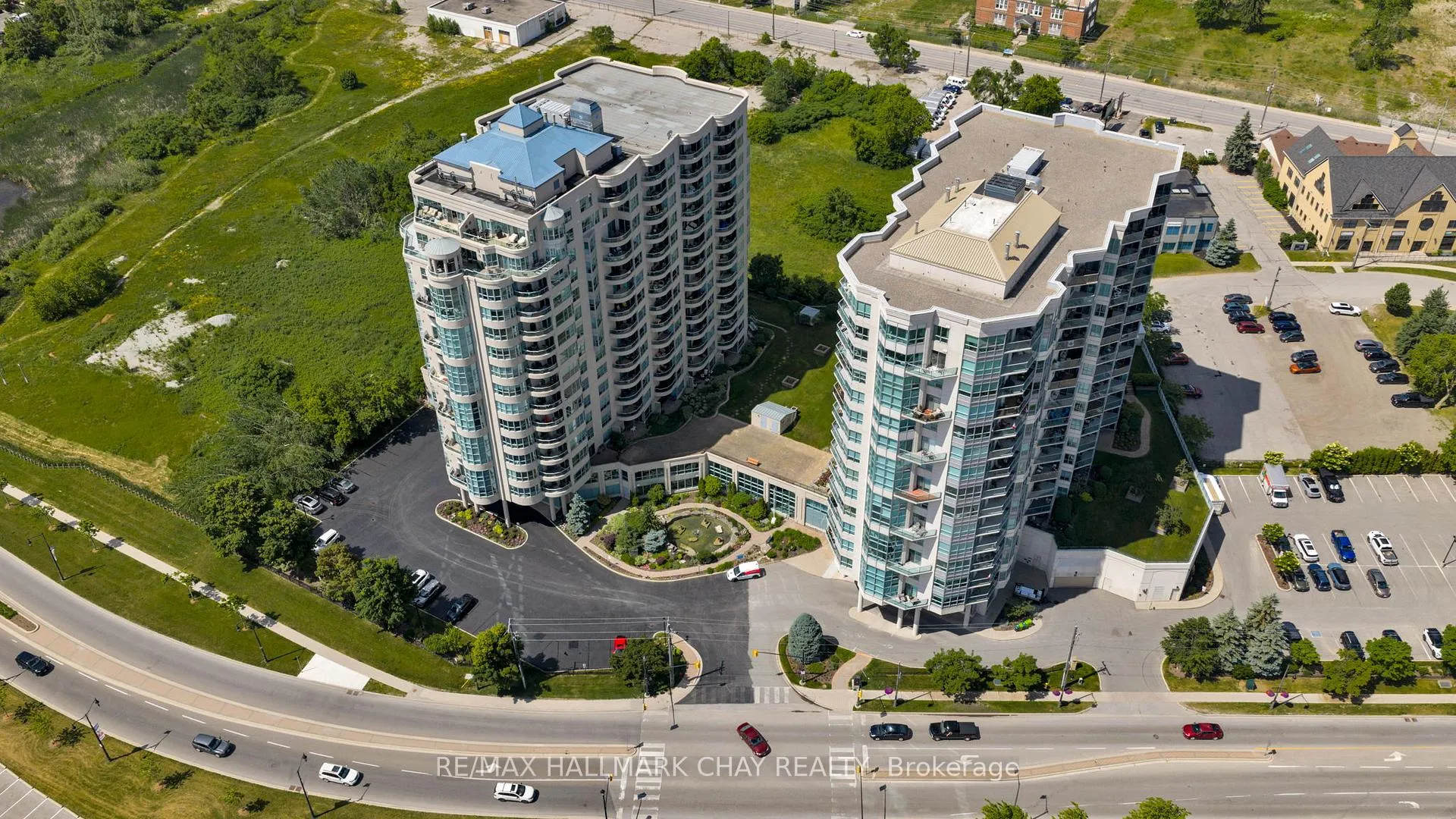 Photo 35 of Unit 910, 2 Toronto Street, Barrie, City Centre — HOMEH