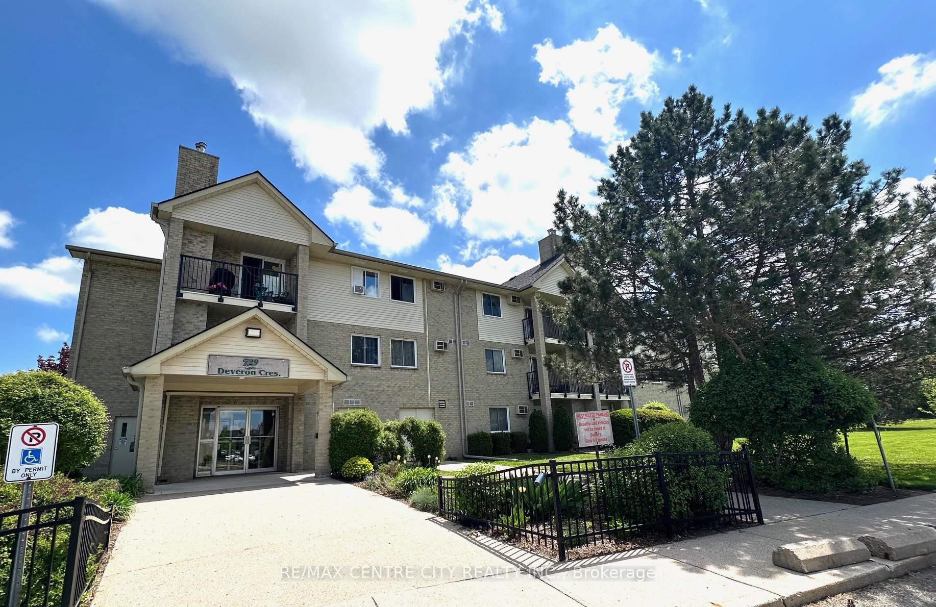 Front of Unit 309, 729 Deveron Crescent