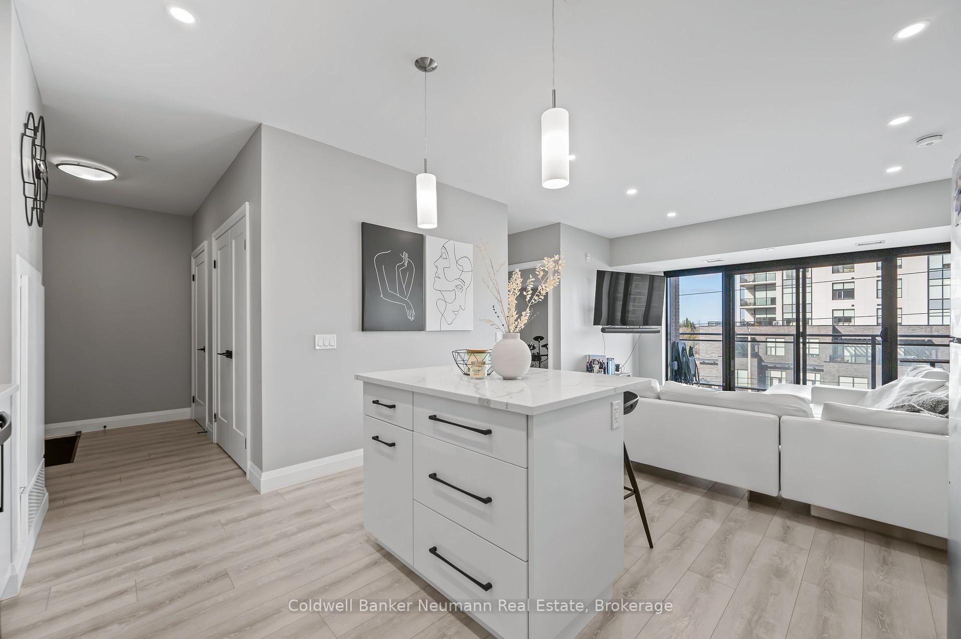 Photo 11 of Unit 305, 332 Gosling Gardens, Guelph, Clairfields/Hanlon Business Park — HOMEH