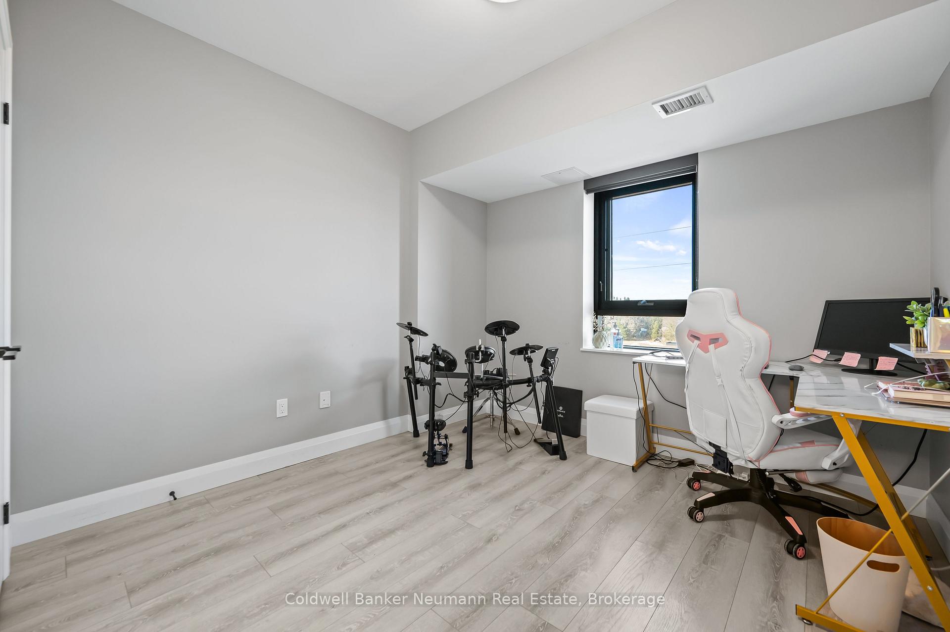Photo 22 of Unit 305, 332 Gosling Gardens, Guelph, Clairfields/Hanlon Business Park — HOMEH