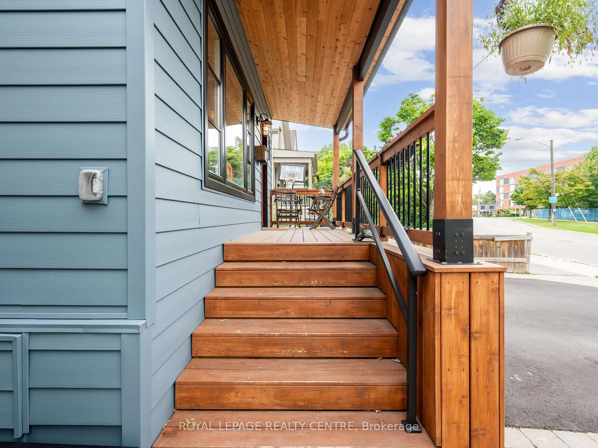 Photo 2 of 102 Twenty Third Street, Etobicoke, Long Branch — HOMEH