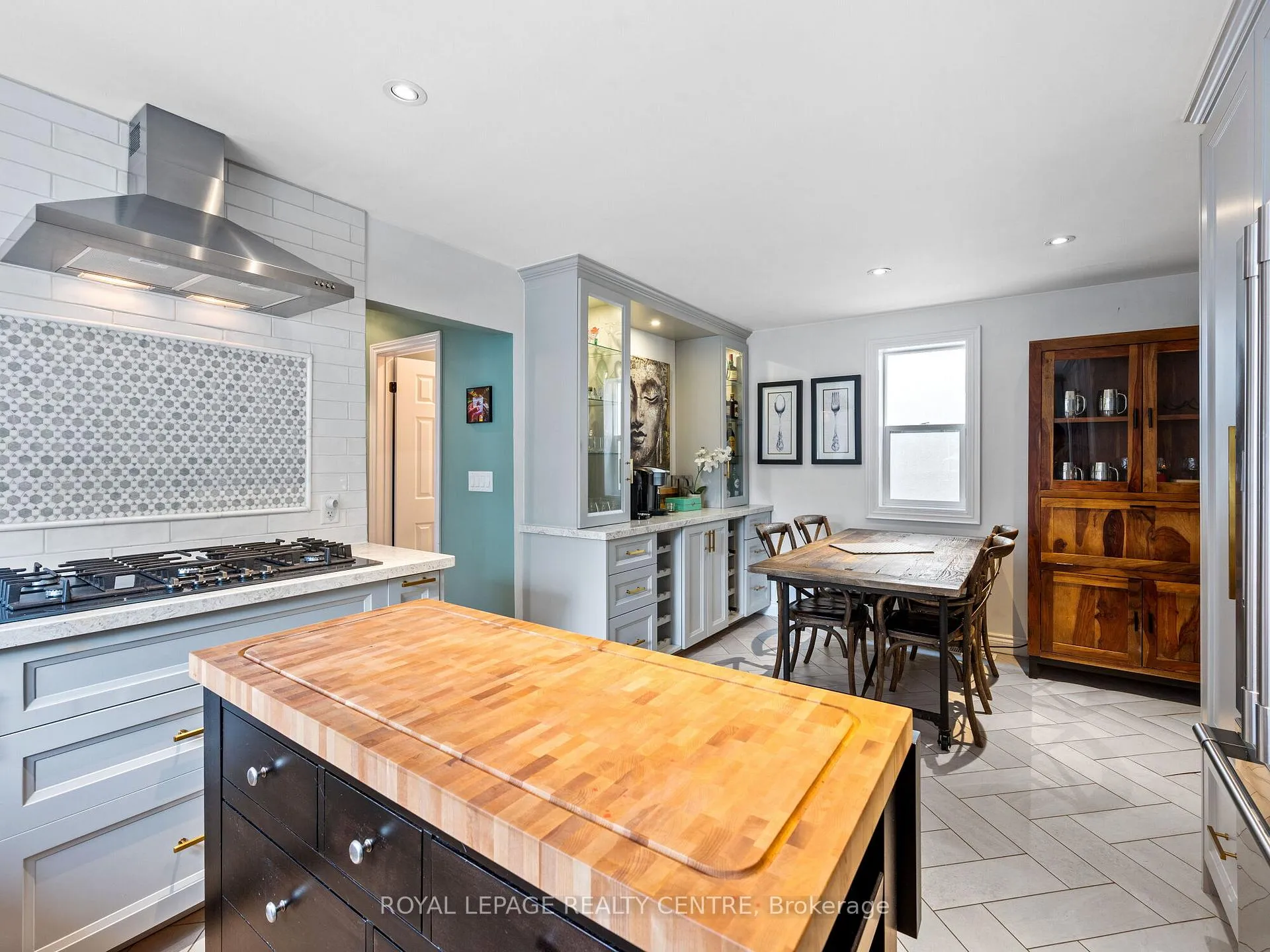 Photo 13 of 102 Twenty Third Street, Etobicoke, Long Branch — HOMEH
