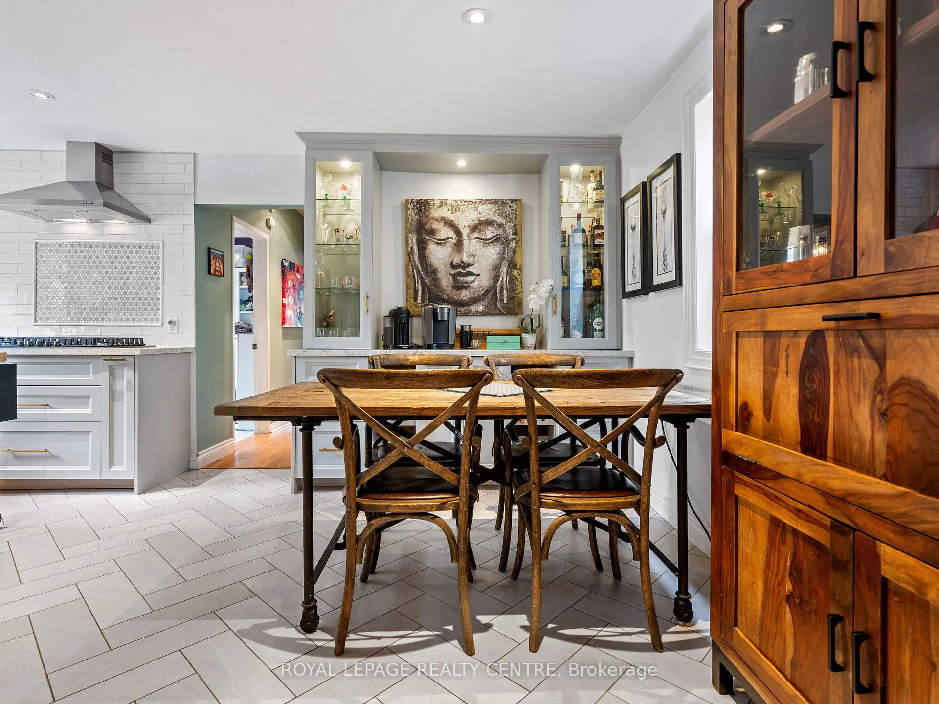 Photo 14 of 102 Twenty Third Street, Etobicoke, Long Branch — HOMEH