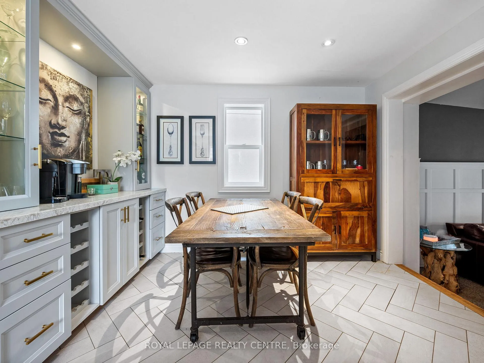 Photo 15 of 102 Twenty Third Street, Etobicoke, Long Branch — HOMEH