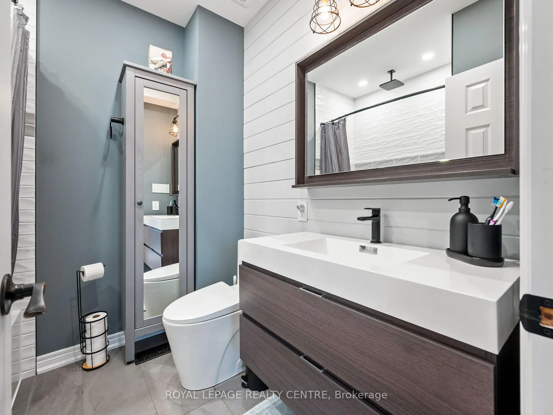 Photo 20 of 102 Twenty Third Street, Etobicoke, Long Branch — HOMEH