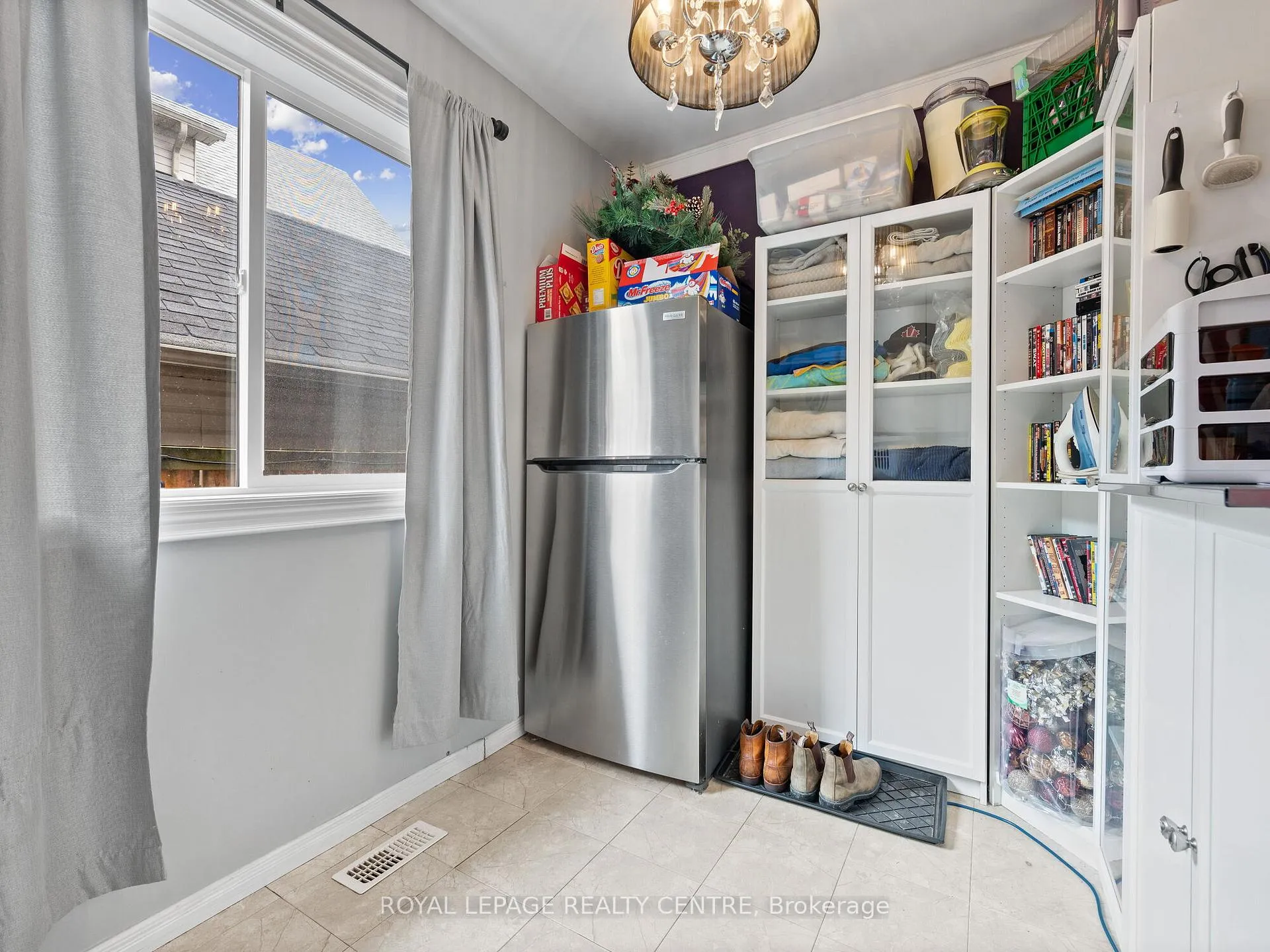 Photo 23 of 102 Twenty Third Street, Etobicoke, Long Branch — HOMEH