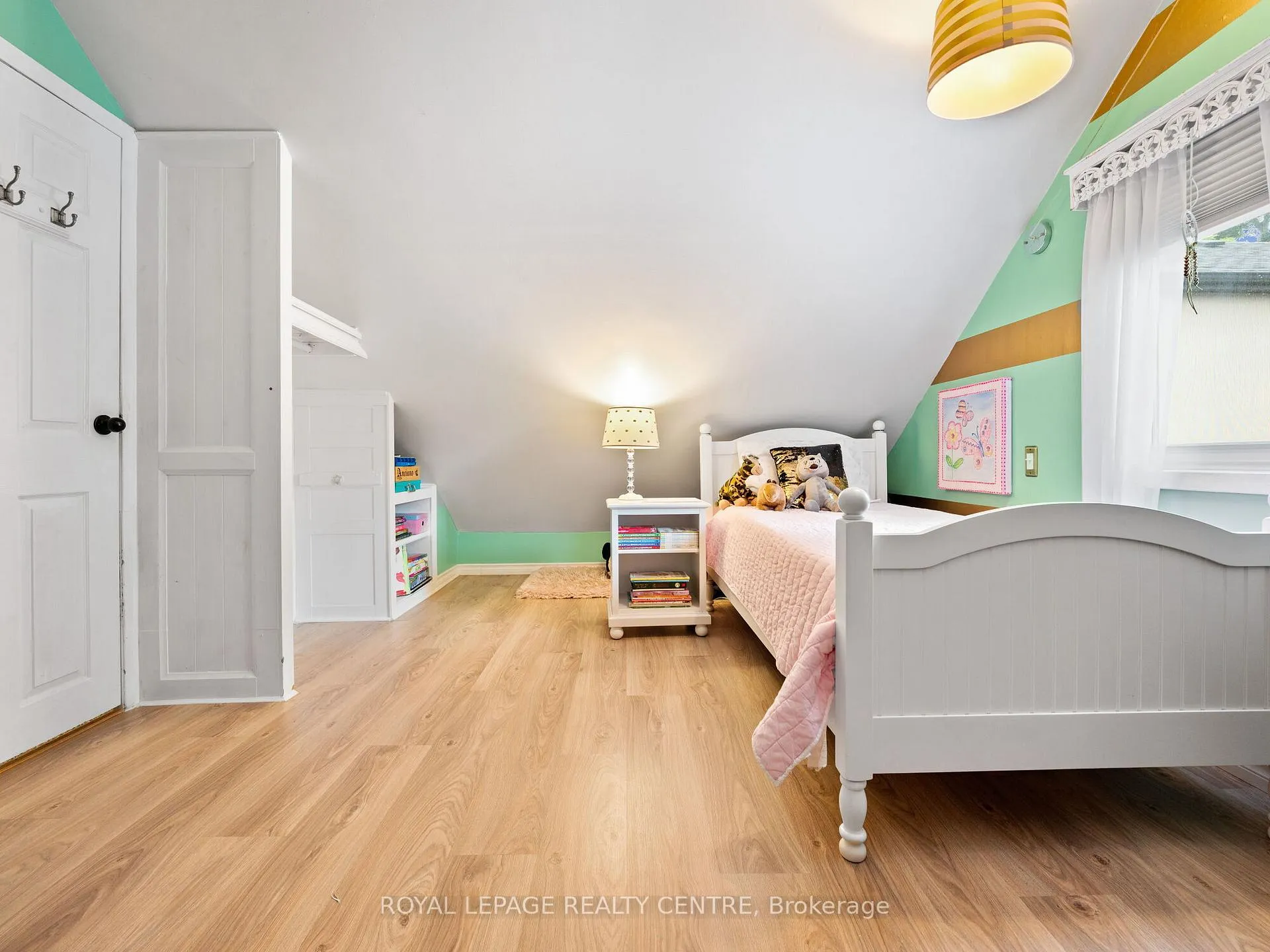 Photo 25 of 102 Twenty Third Street, Etobicoke, Long Branch — HOMEH