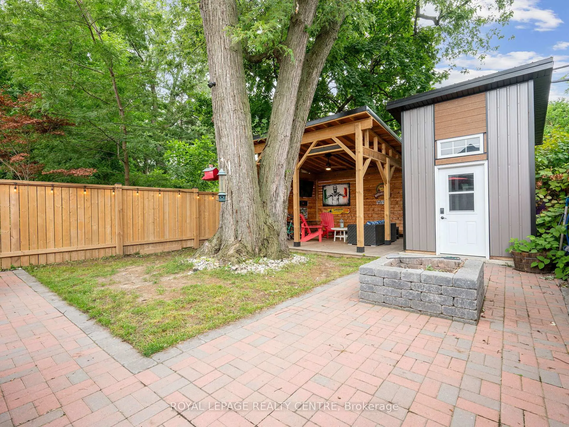 Photo 30 of 102 Twenty Third Street, Etobicoke, Long Branch — HOMEH