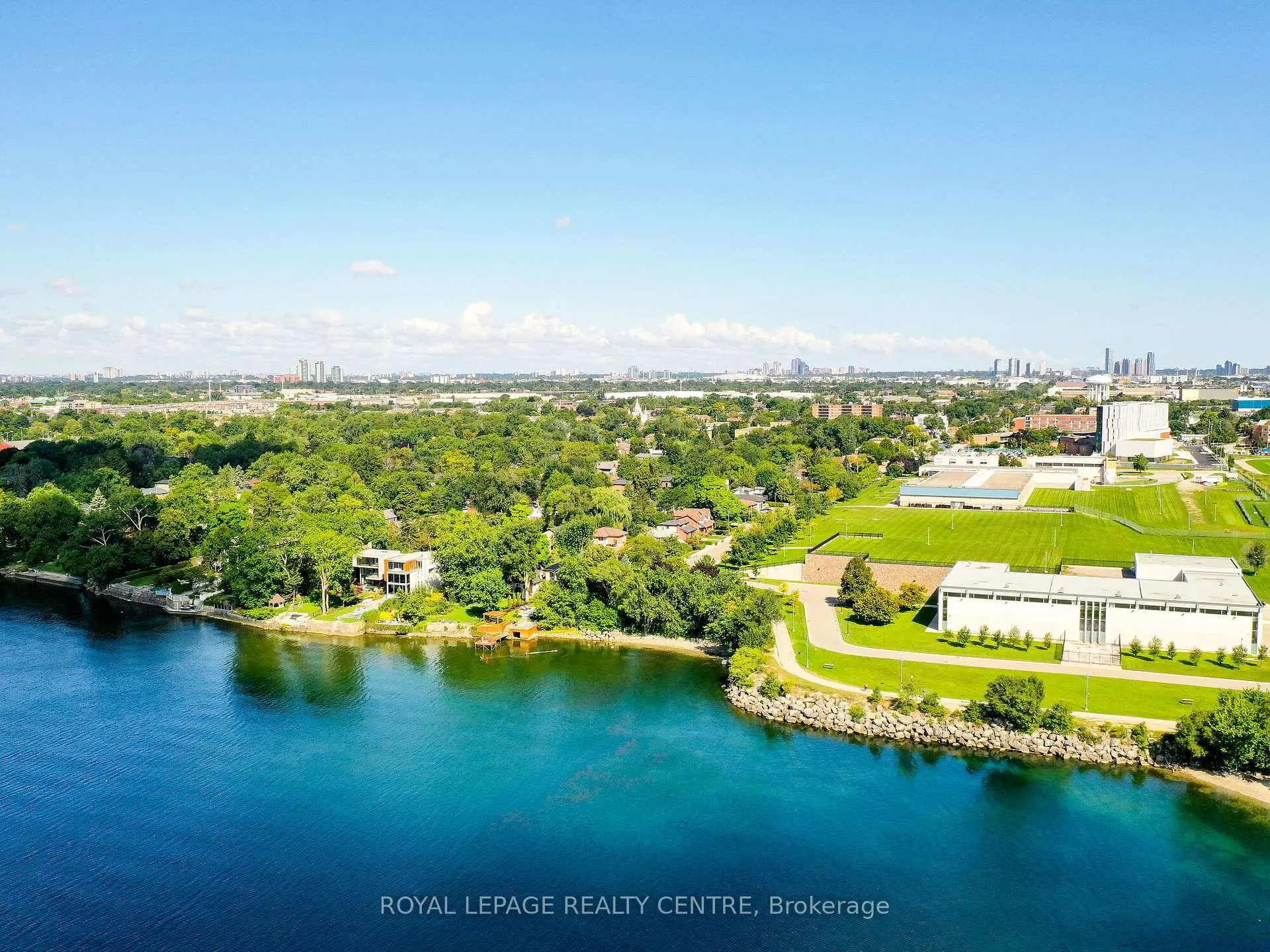 Photo 34 of 102 Twenty Third Street, Etobicoke, Long Branch — HOMEH