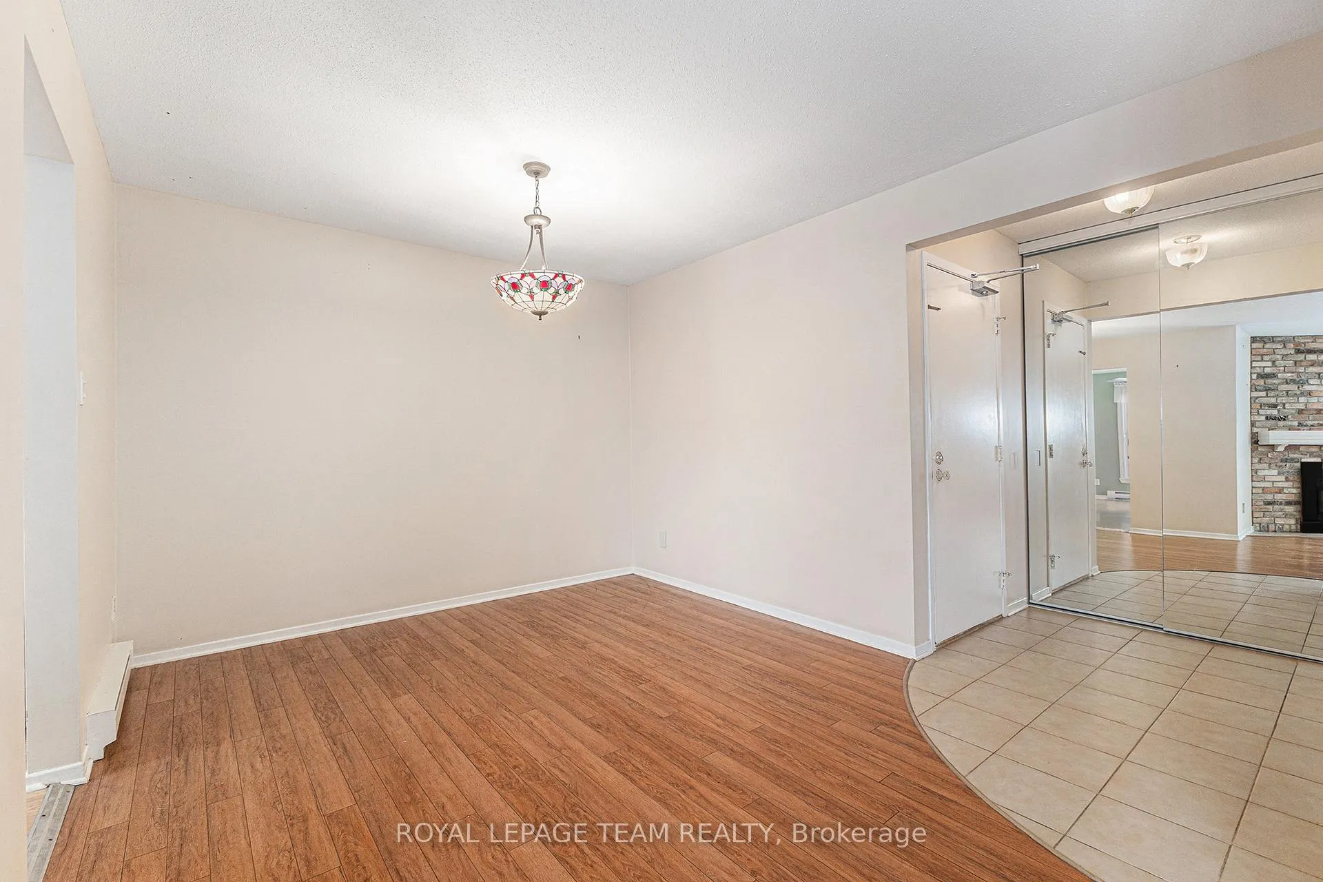 Photo 3 of Unit C, 7 Harness Lane, Ottawa, Kanata - Bridlewood — HOMEH