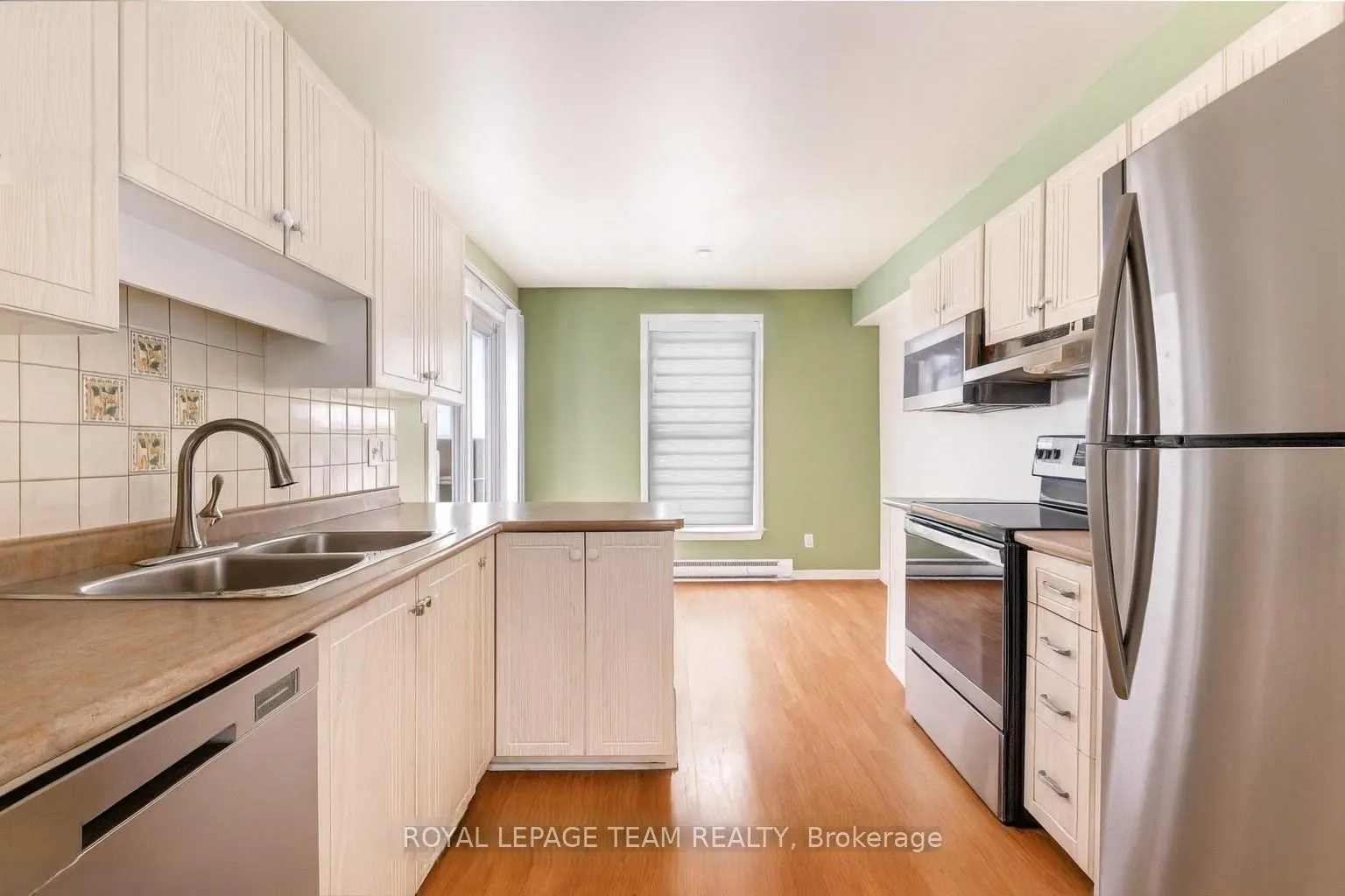 Photo 4 of Unit C, 7 Harness Lane, Ottawa, Kanata - Bridlewood — HOMEH