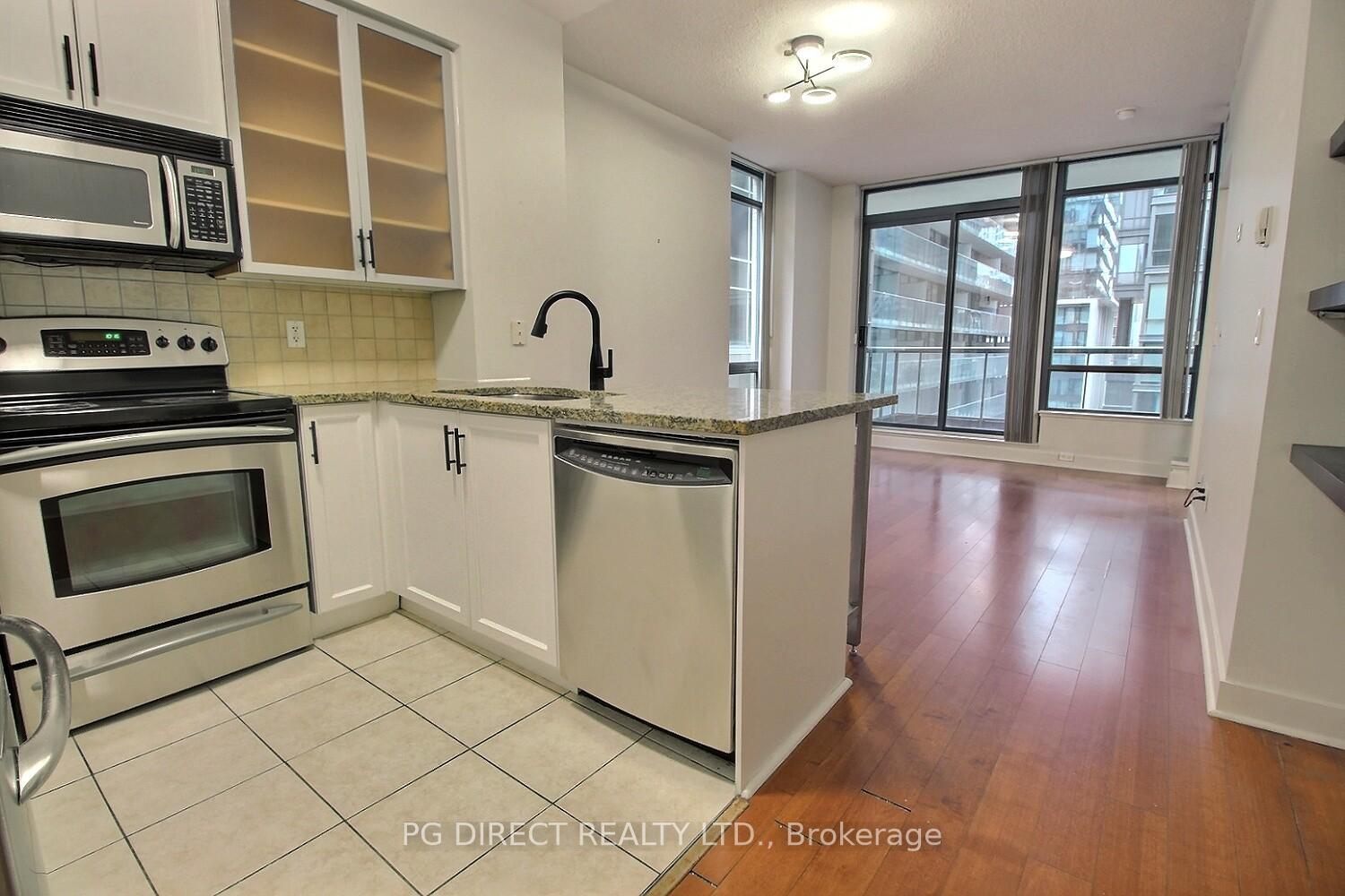 Photo 3 of Unit 604, 438 King Street W, Toronto, Waterfront Communities — HOMEH