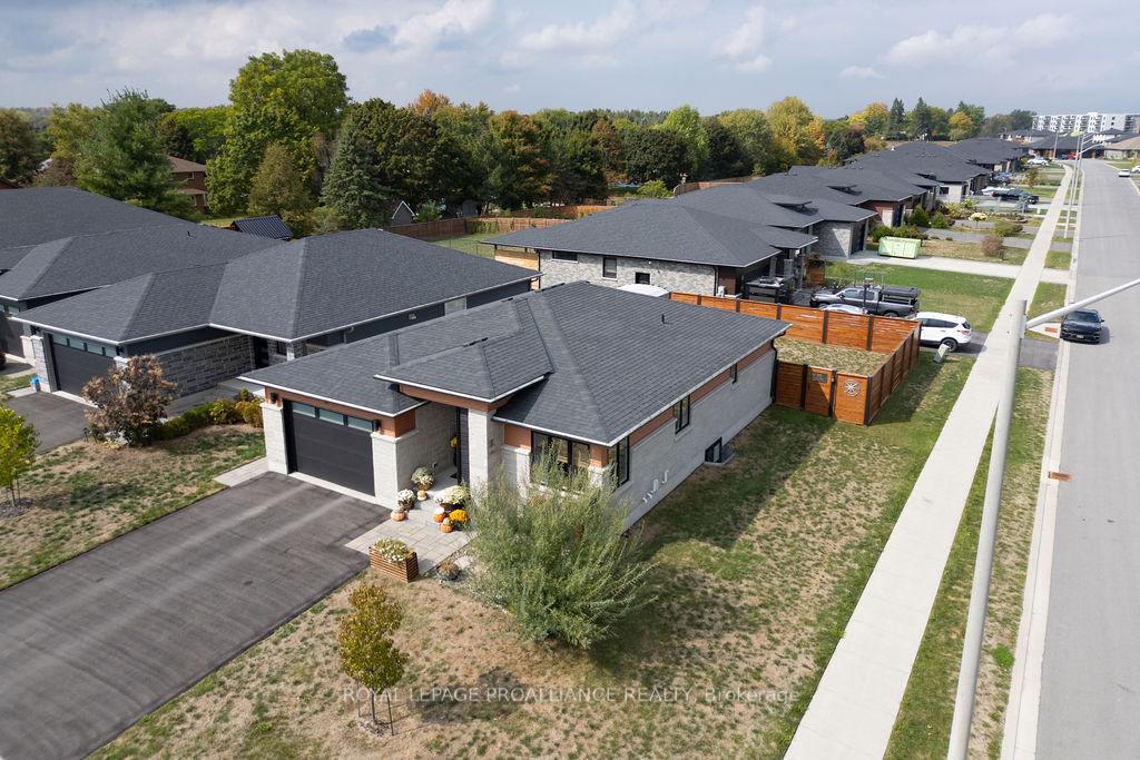 Photo 9 of 42 Lehtinen Crescent, Belleville, Belleville Ward — HOMEH