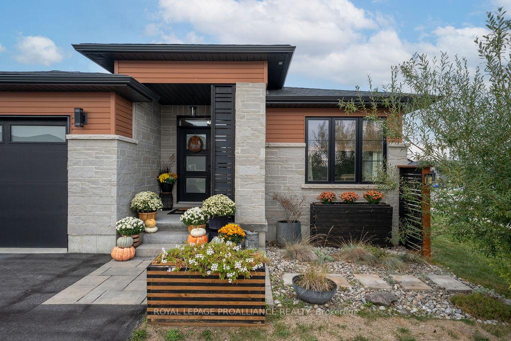Photo 3 of 42 Lehtinen Crescent, Belleville, Belleville Ward — HOMEH