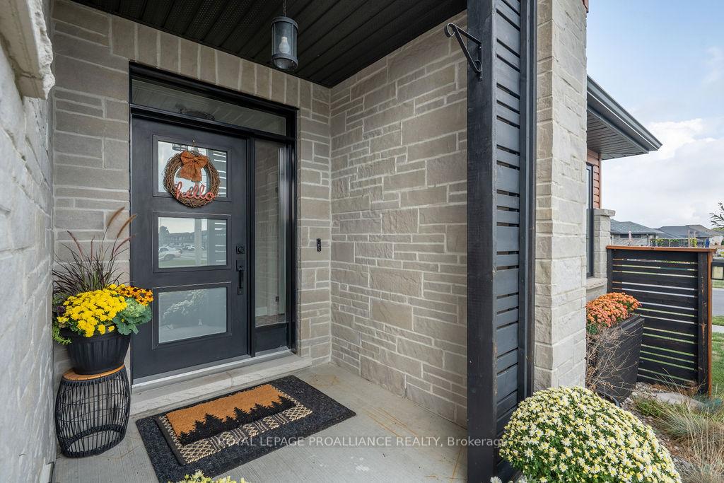 Photo 2 of 42 Lehtinen Crescent, Belleville, Belleville Ward — HOMEH