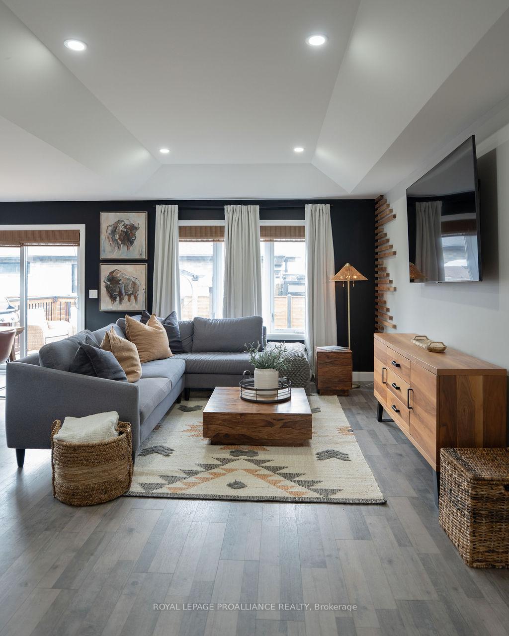 Photo 13 of 42 Lehtinen Crescent, Belleville, Belleville Ward — HOMEH