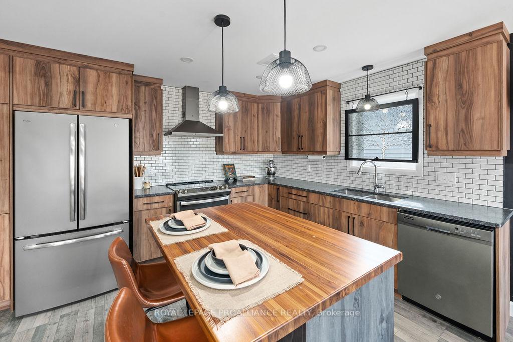 Photo 16 of 42 Lehtinen Crescent, Belleville, Belleville Ward — HOMEH